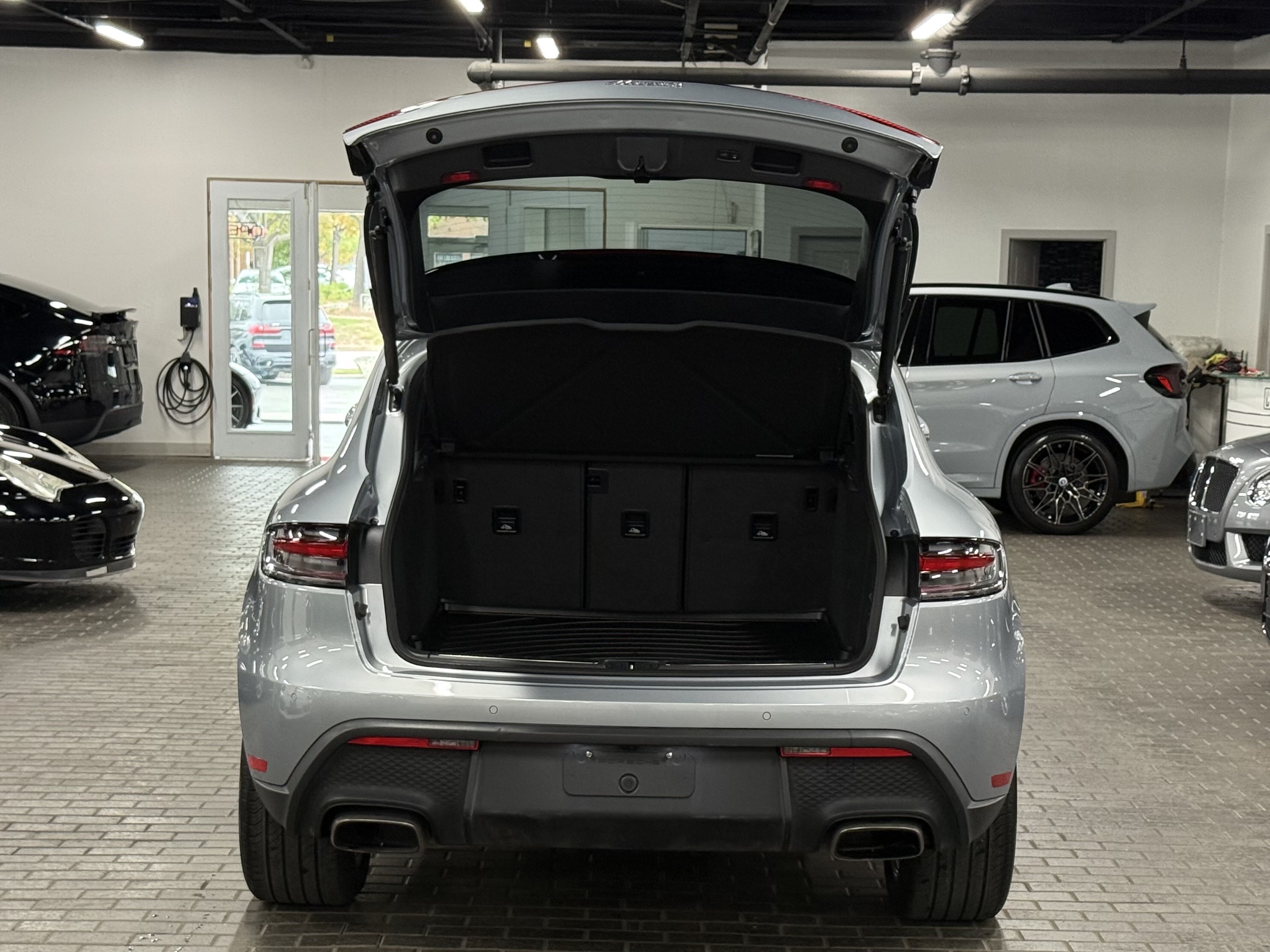 2023 Porsche Macan AWD, Toronto, Cash