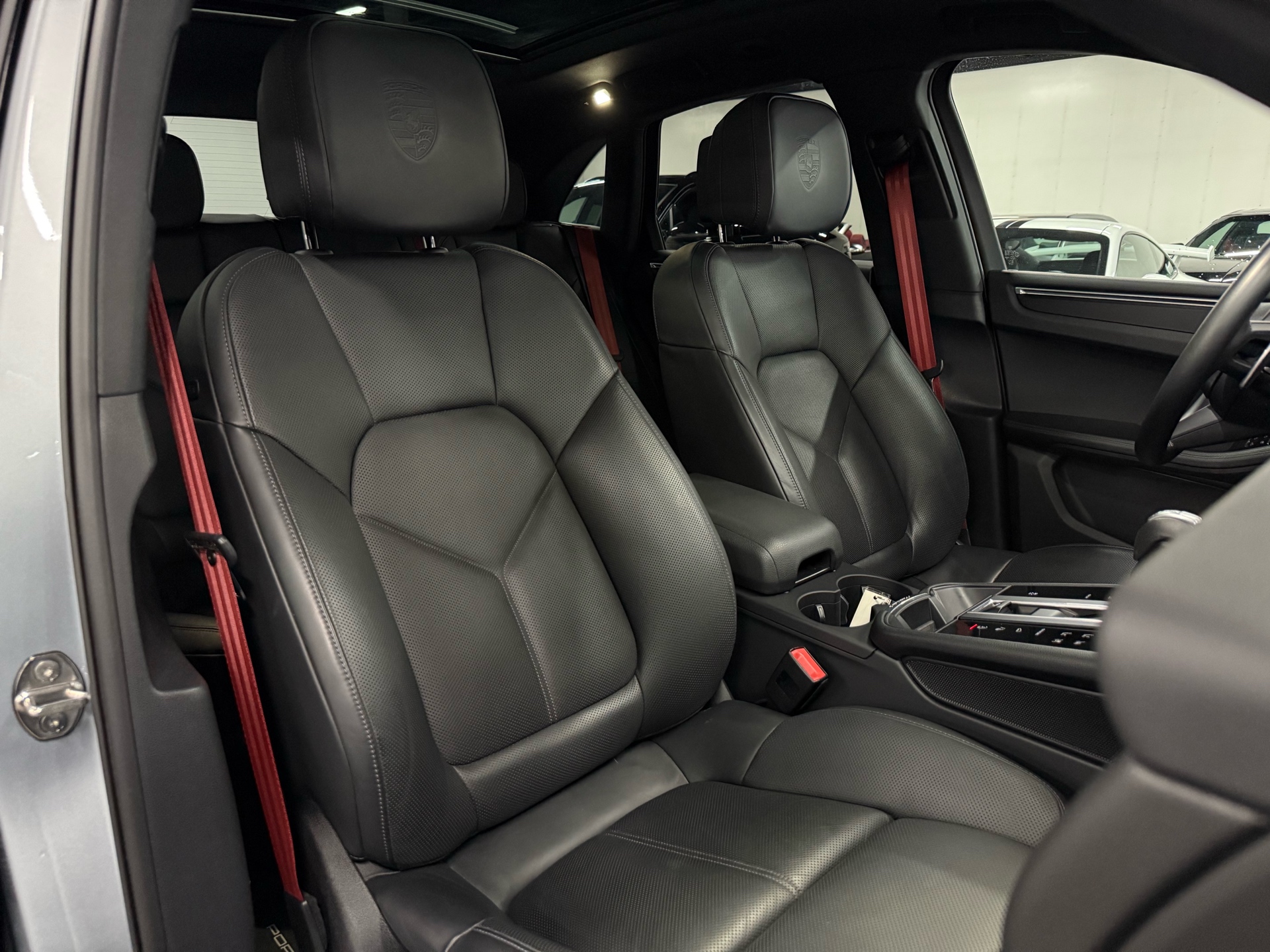 2023 Porsche Macan AWD, Toronto, Cash