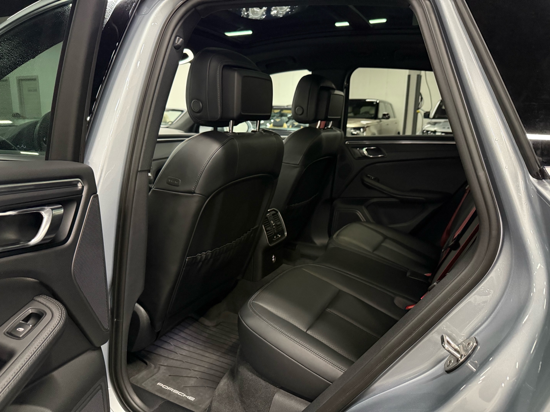 2023 Porsche Macan AWD, Toronto, Cash
