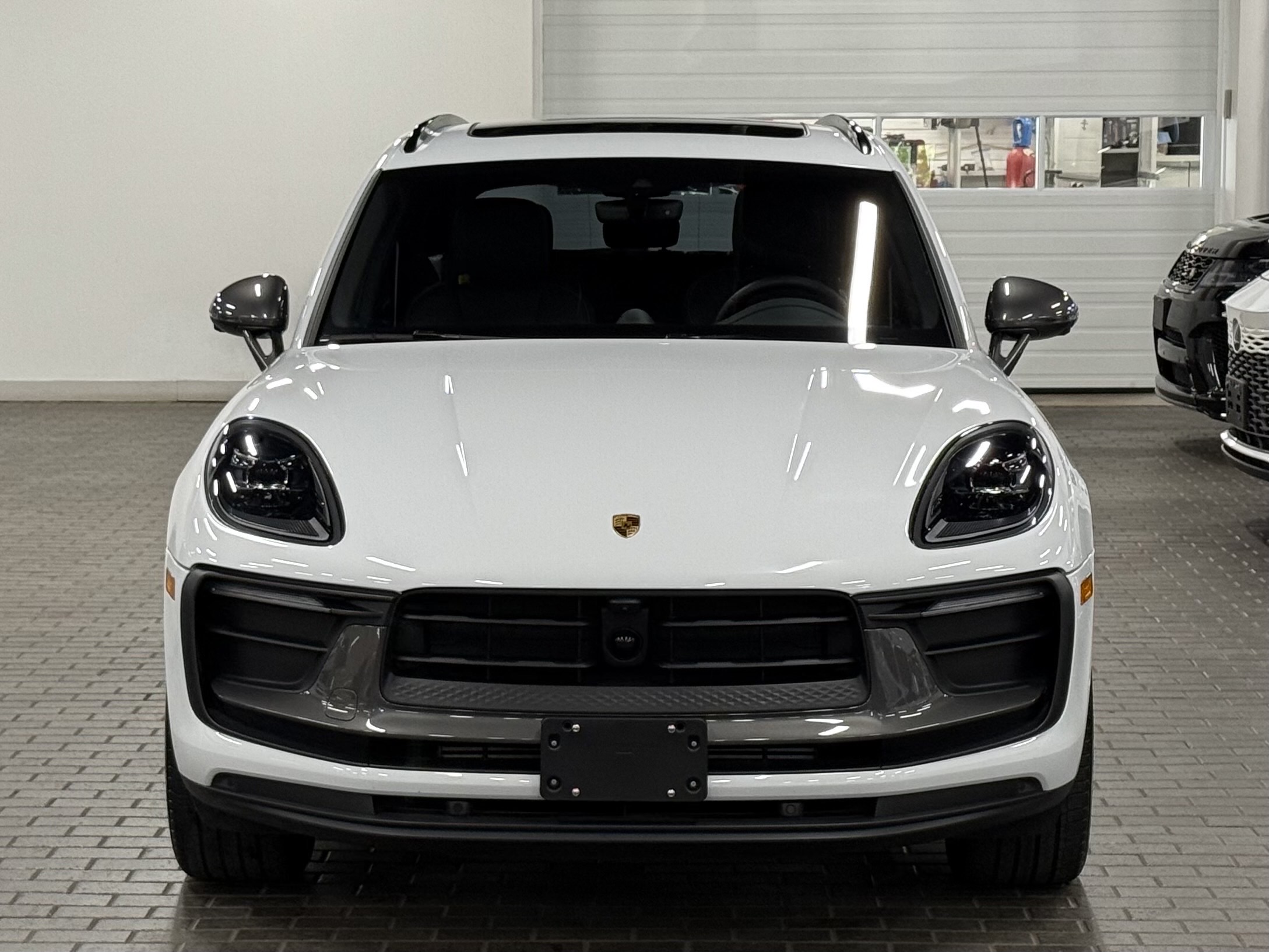 2023 Porsche Macan T, Toronto, Cash