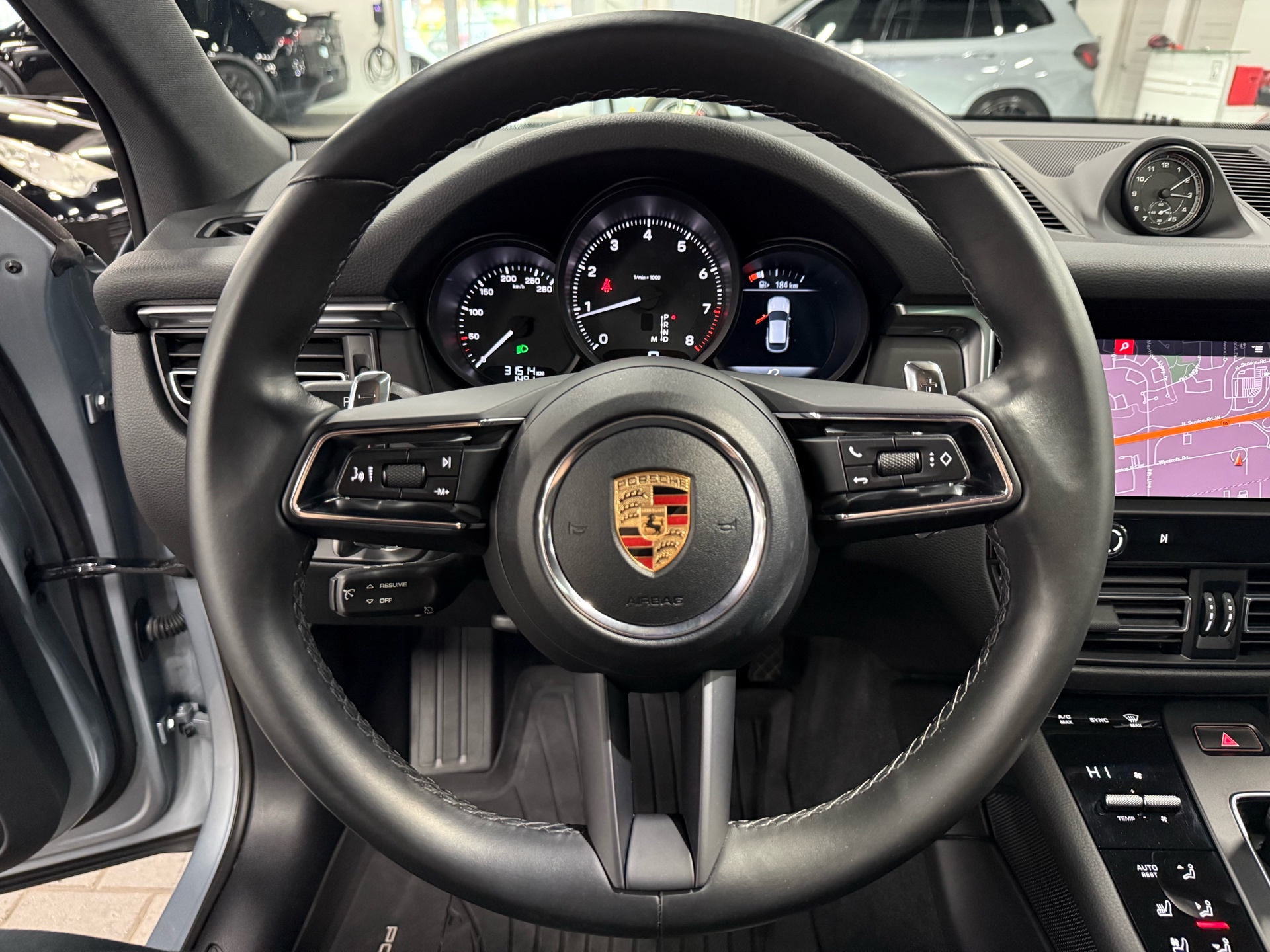 2023 Porsche Macan AWD, Toronto, Cash