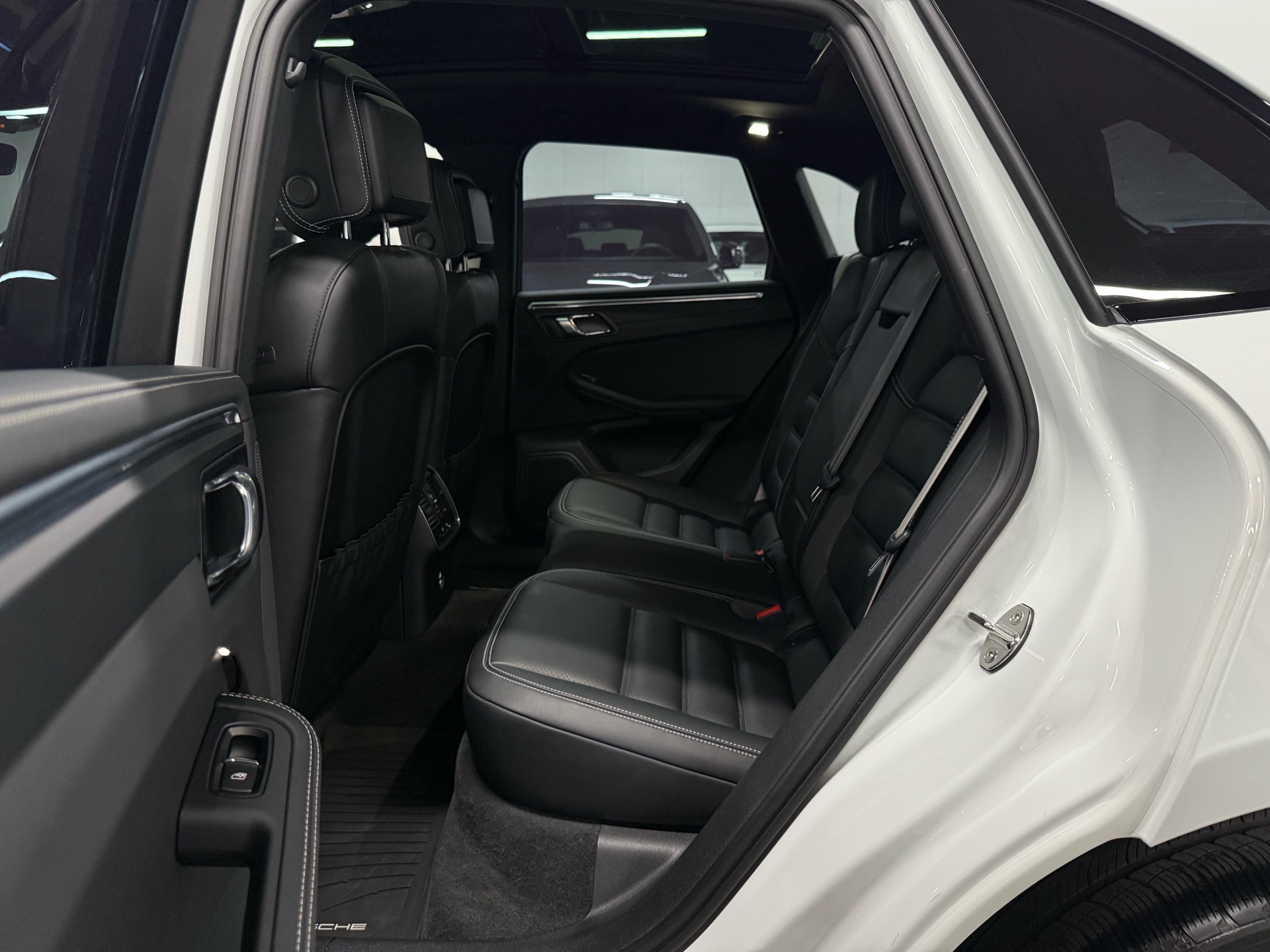 2023 Porsche Macan T, Toronto, Cash