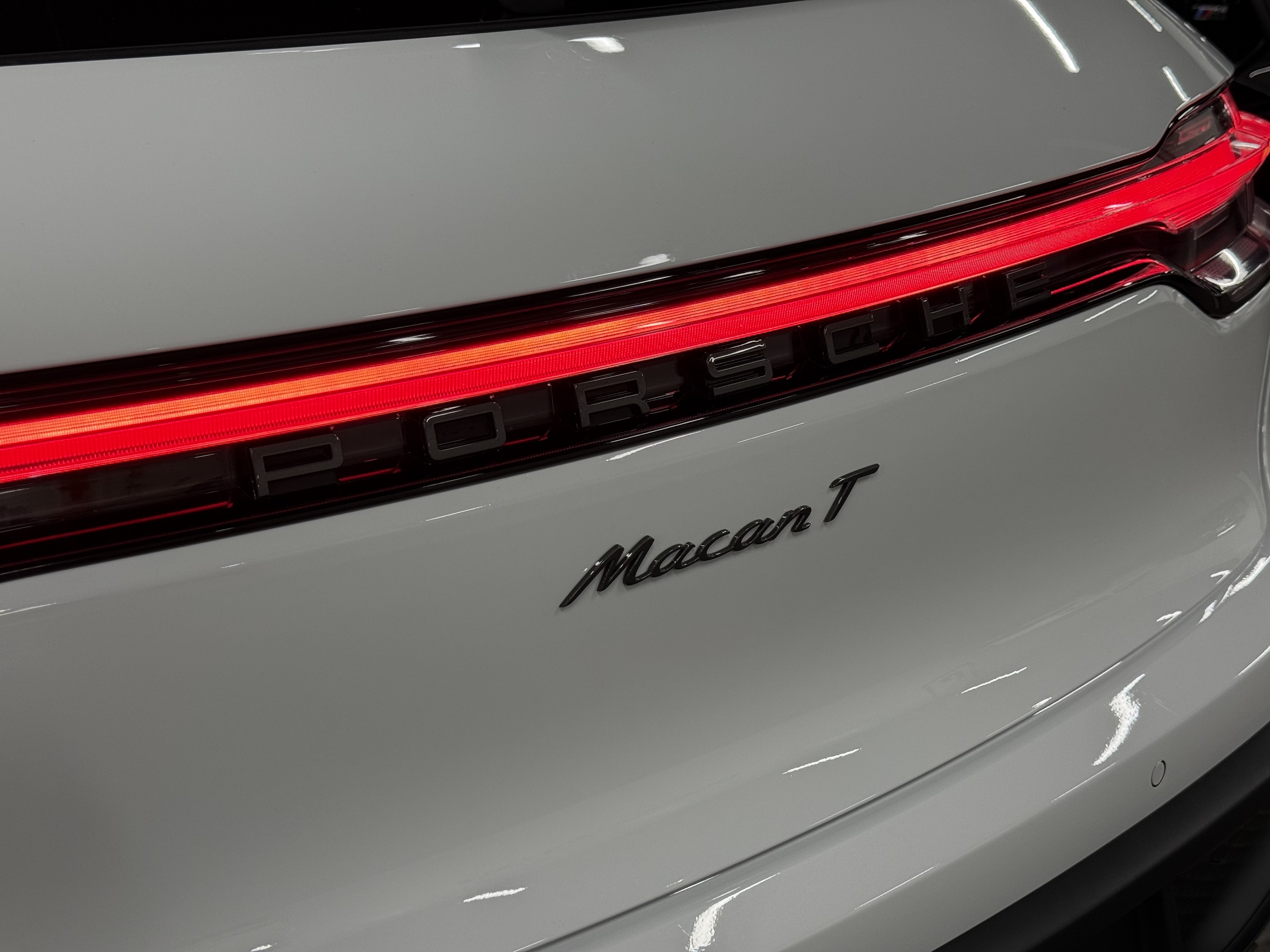2023 Porsche Macan T, Toronto, Cash
