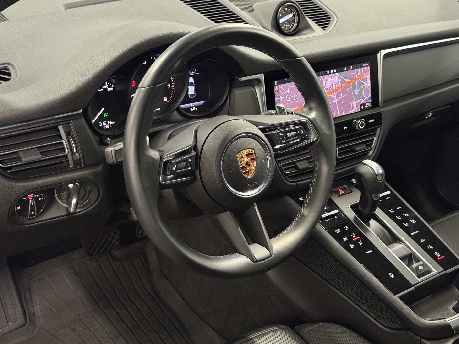 2023 Porsche Macan AWD, Toronto, Cash