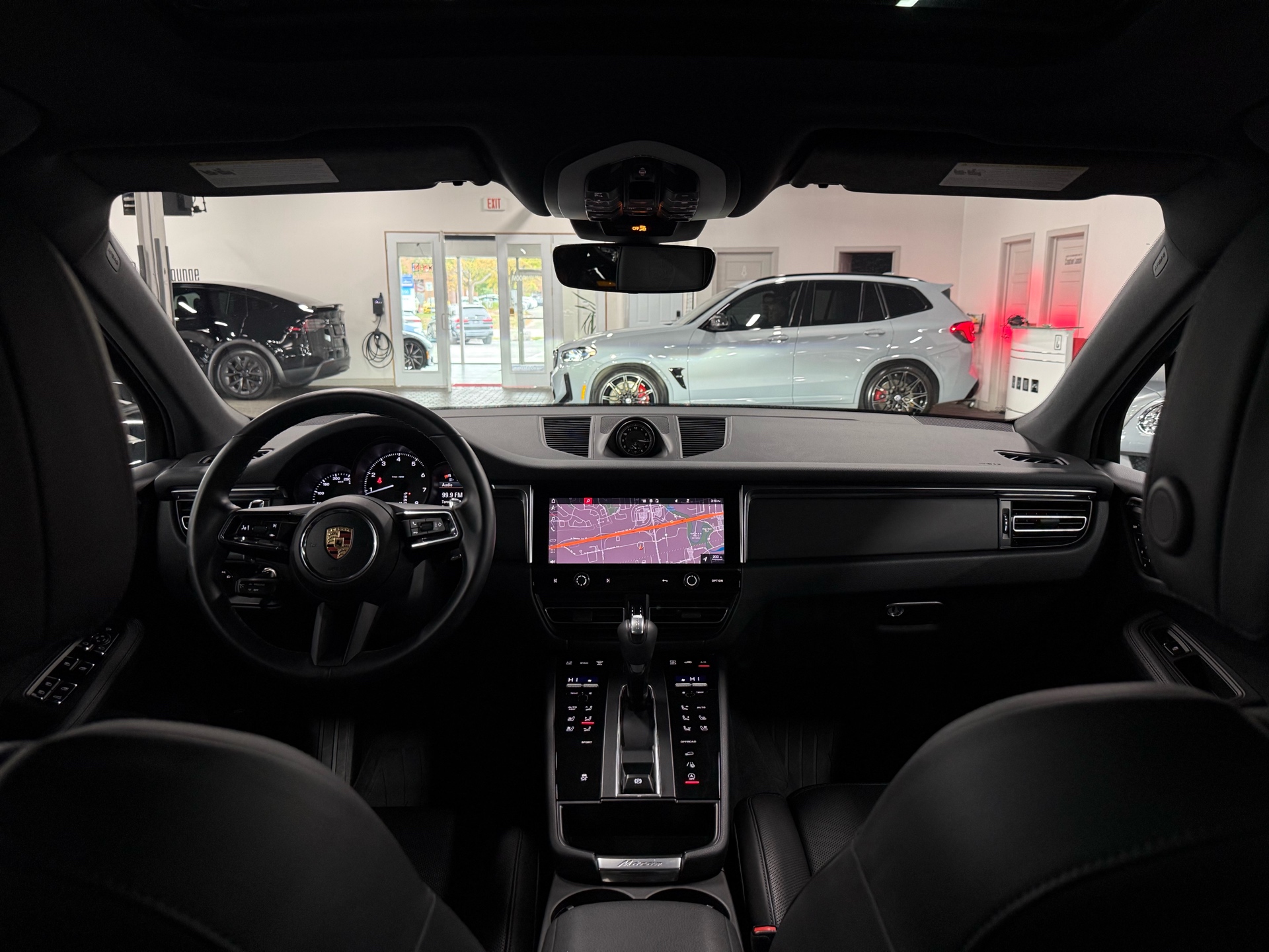 2023 Porsche Macan AWD, Toronto, Cash