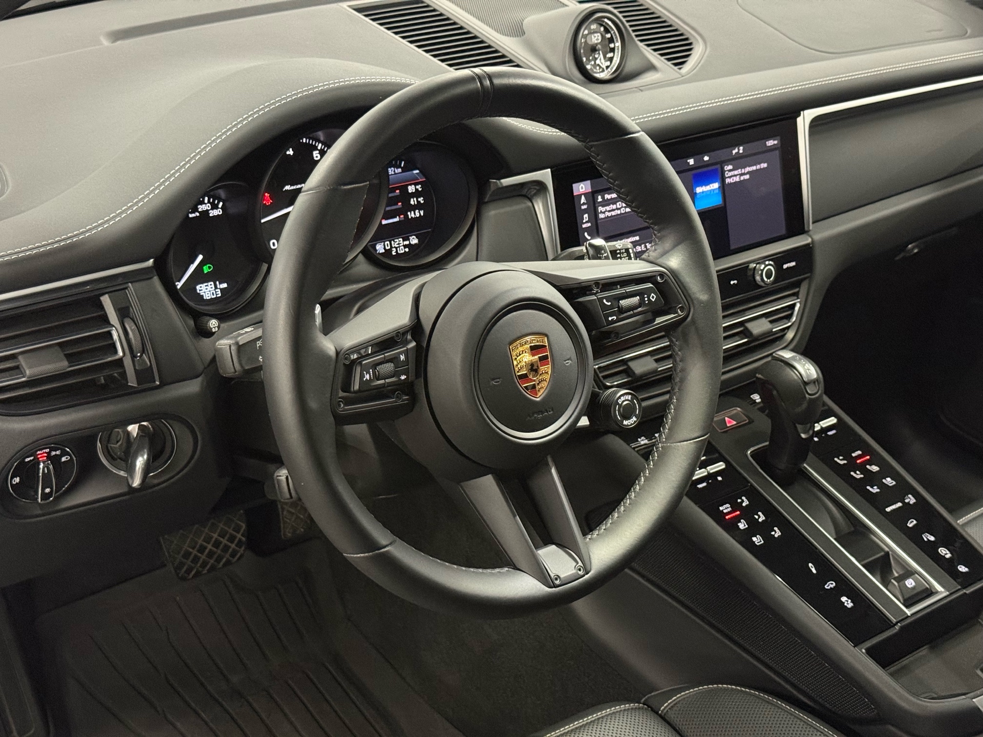 2023 Porsche Macan T, Toronto, Cash