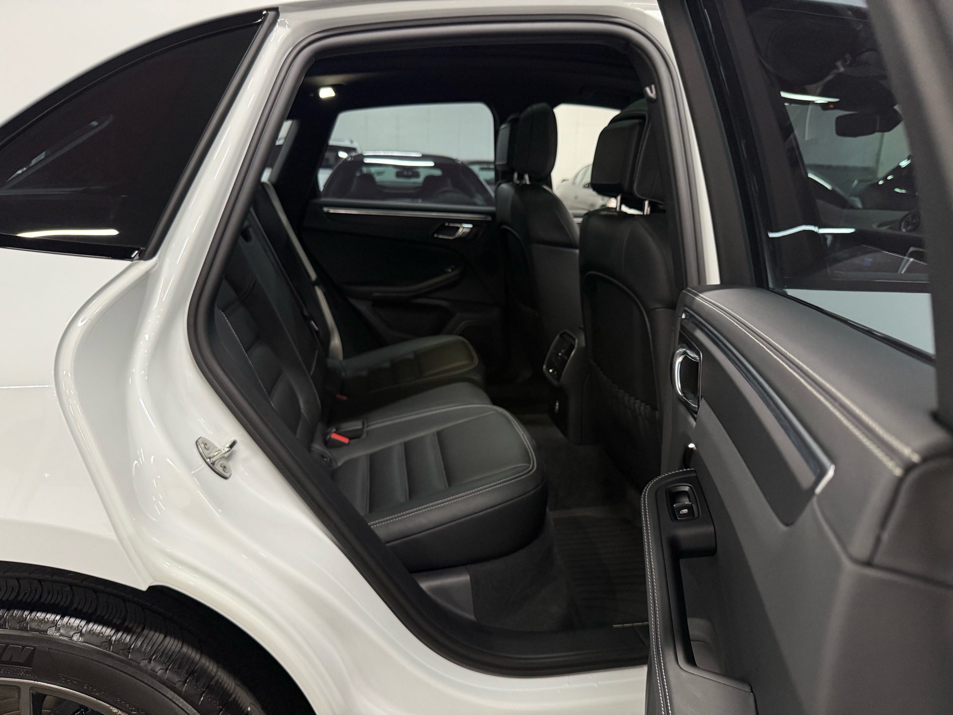 2023 Porsche Macan T, Toronto, Cash