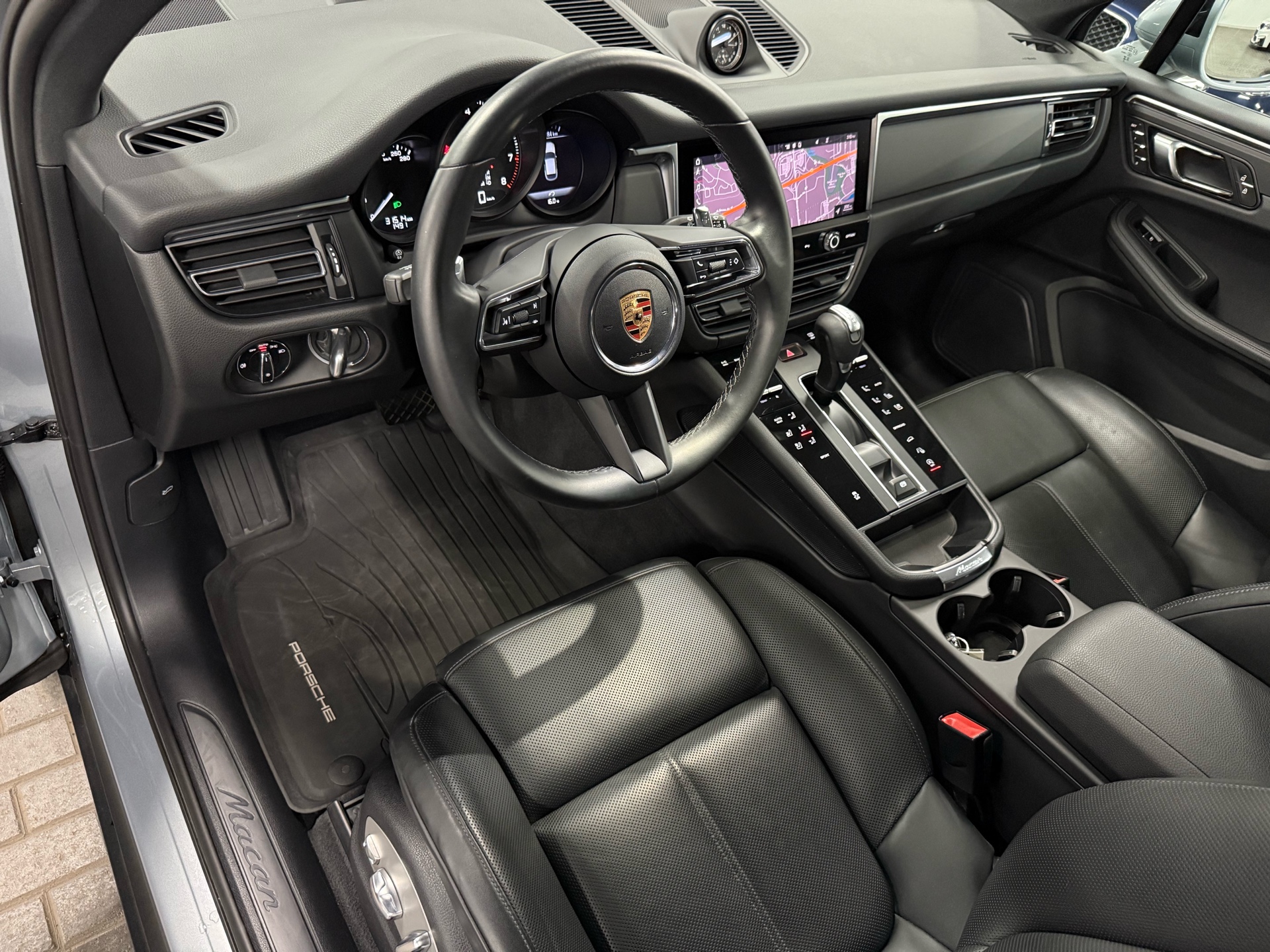 2023 Porsche Macan AWD, Toronto, Cash