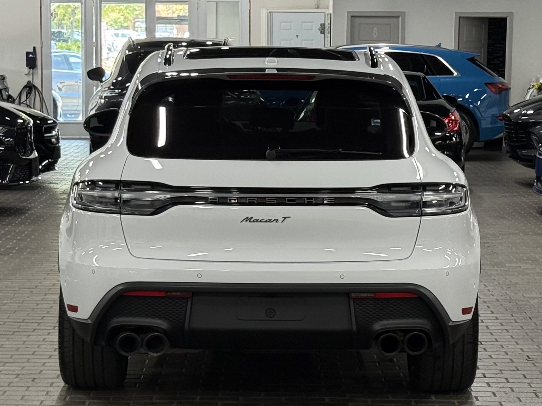 2023 Porsche Macan T, Toronto, Cash