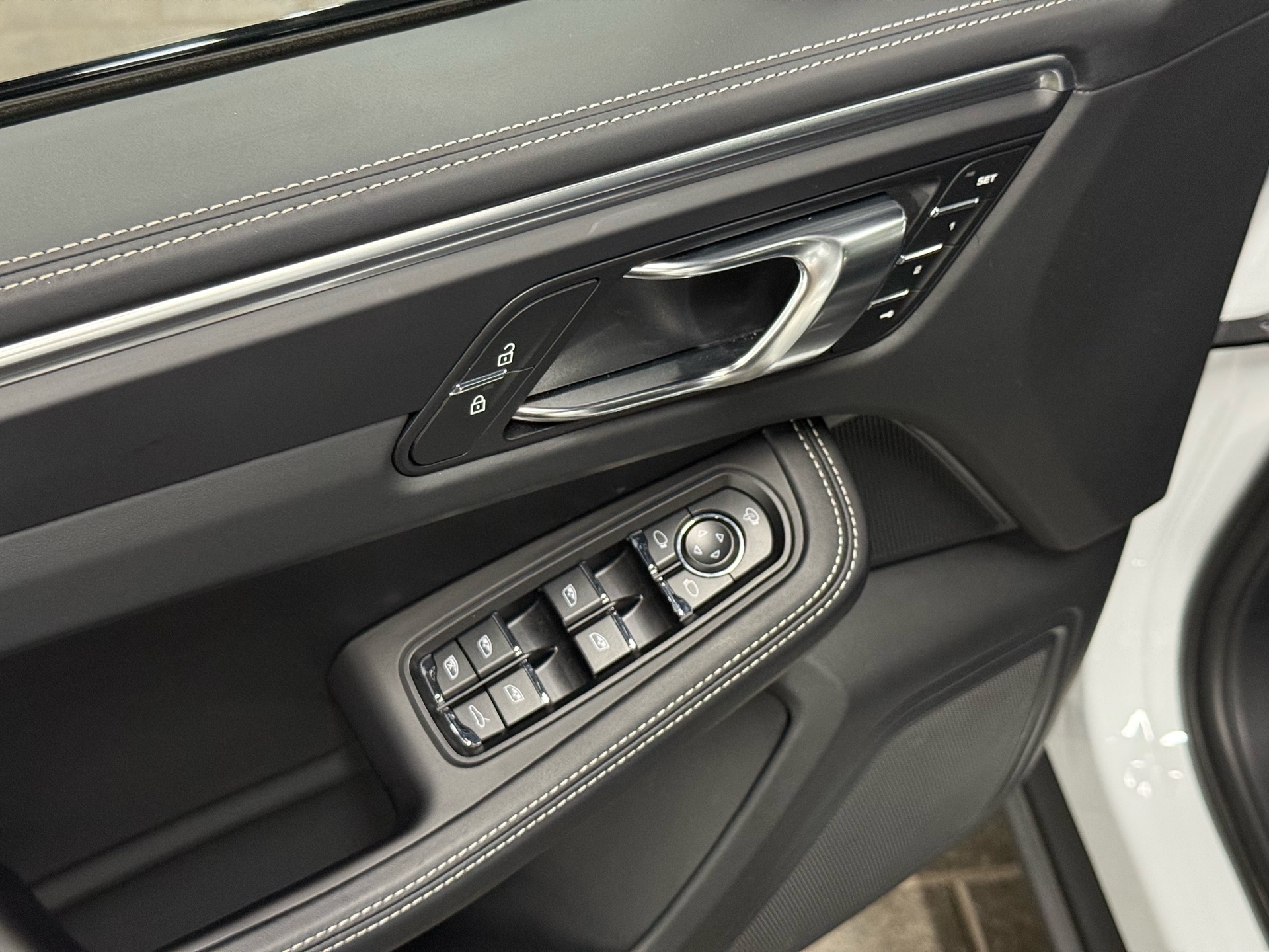 2023 Porsche Macan T, Toronto, Cash