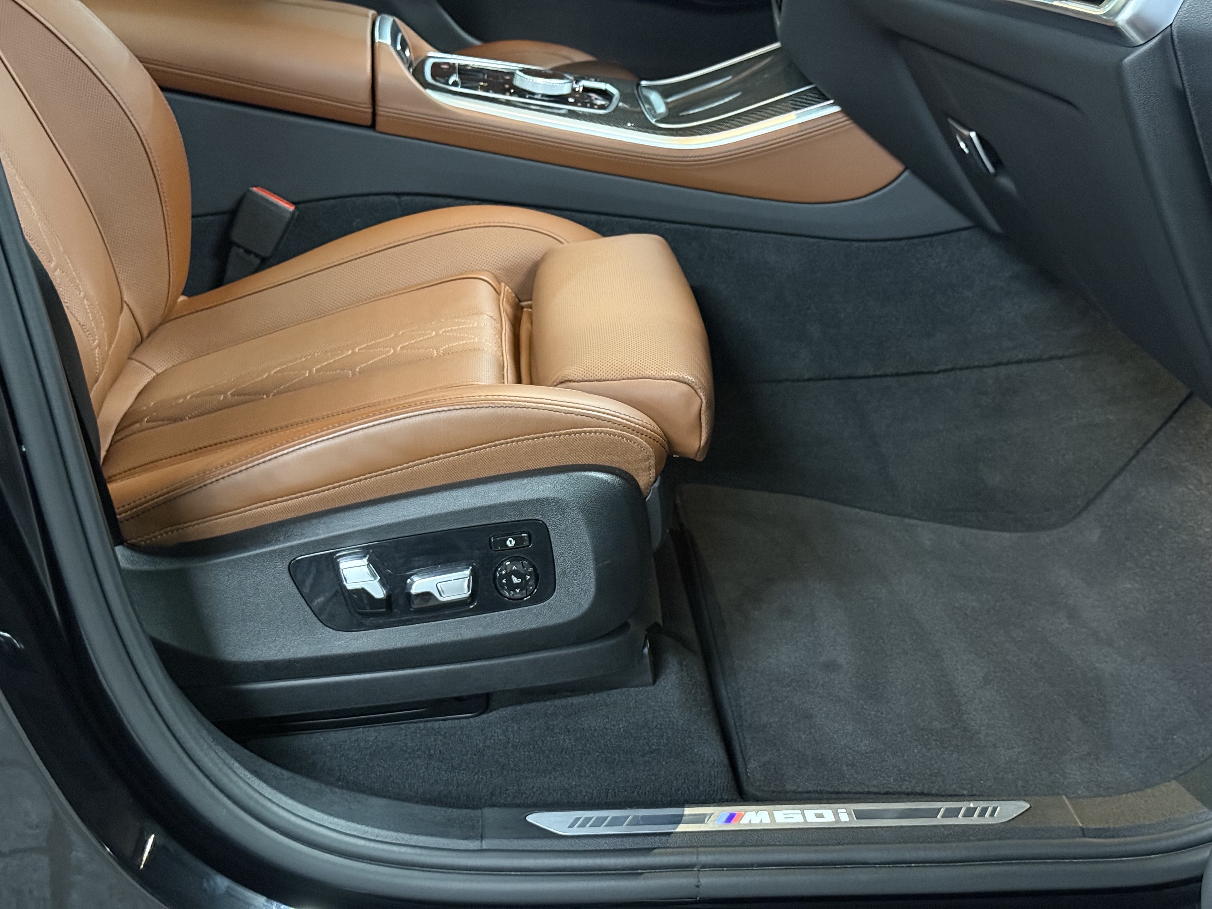 2024 BMW X5 M60i xDrive Sports Activity Vehicle, Toronto, Cash