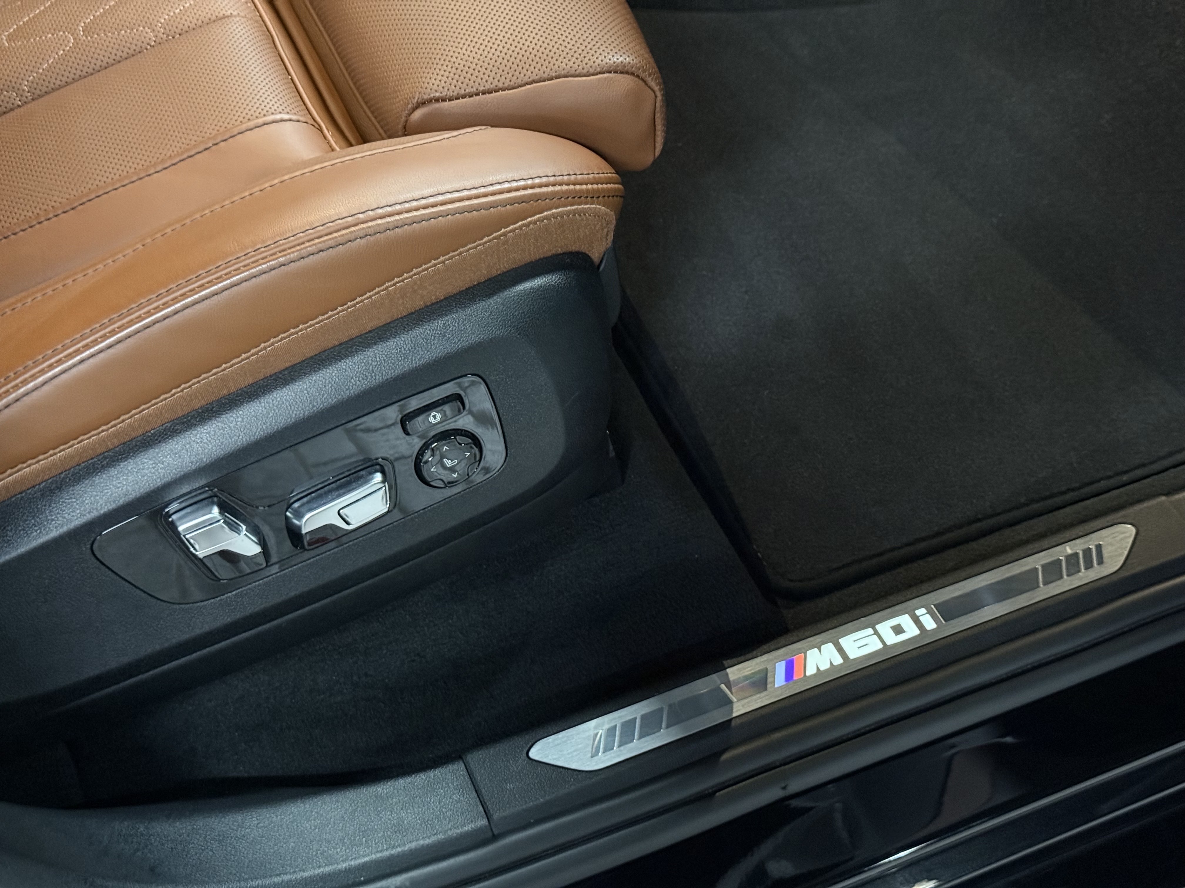 2024 BMW X5 M60i xDrive Sports Activity Vehicle, Toronto, Cash