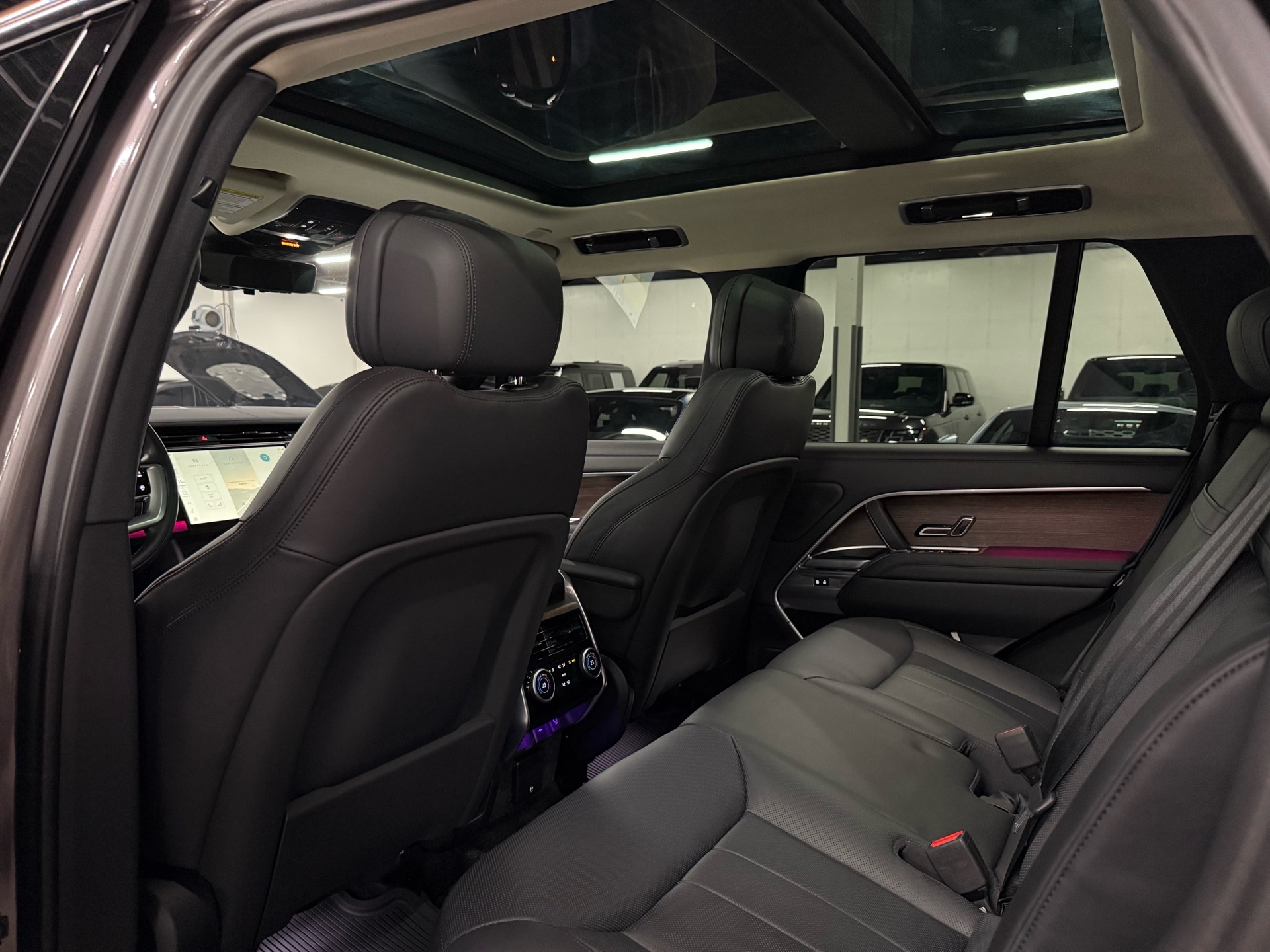 2024 Land Rover Range Rover P530 SE SWB, Toronto, Cash