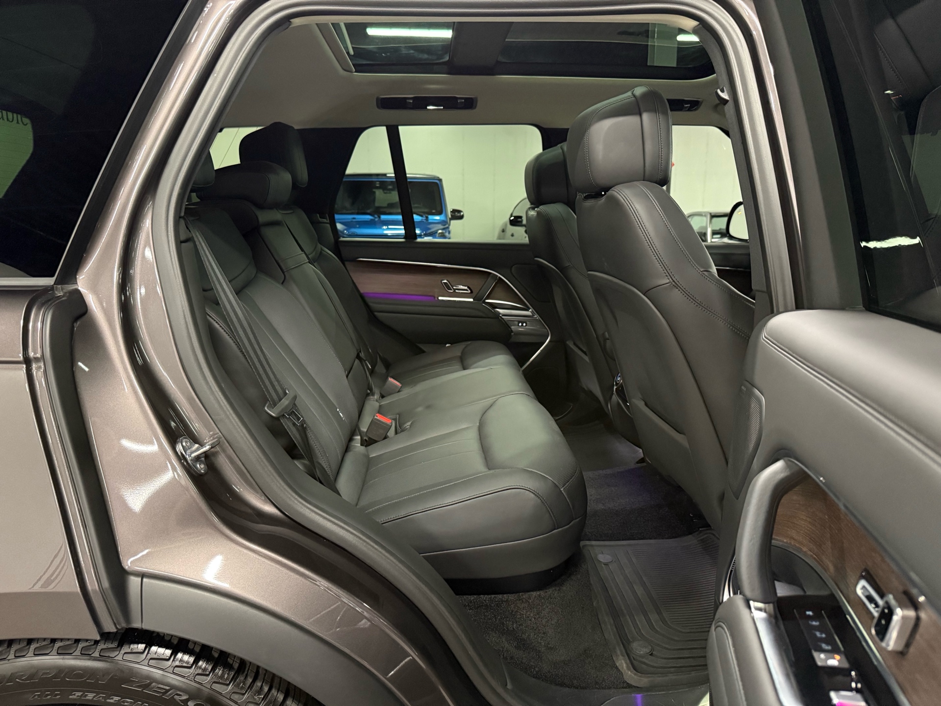 2024 Land Rover Range Rover P530 SE SWB, Toronto, Cash