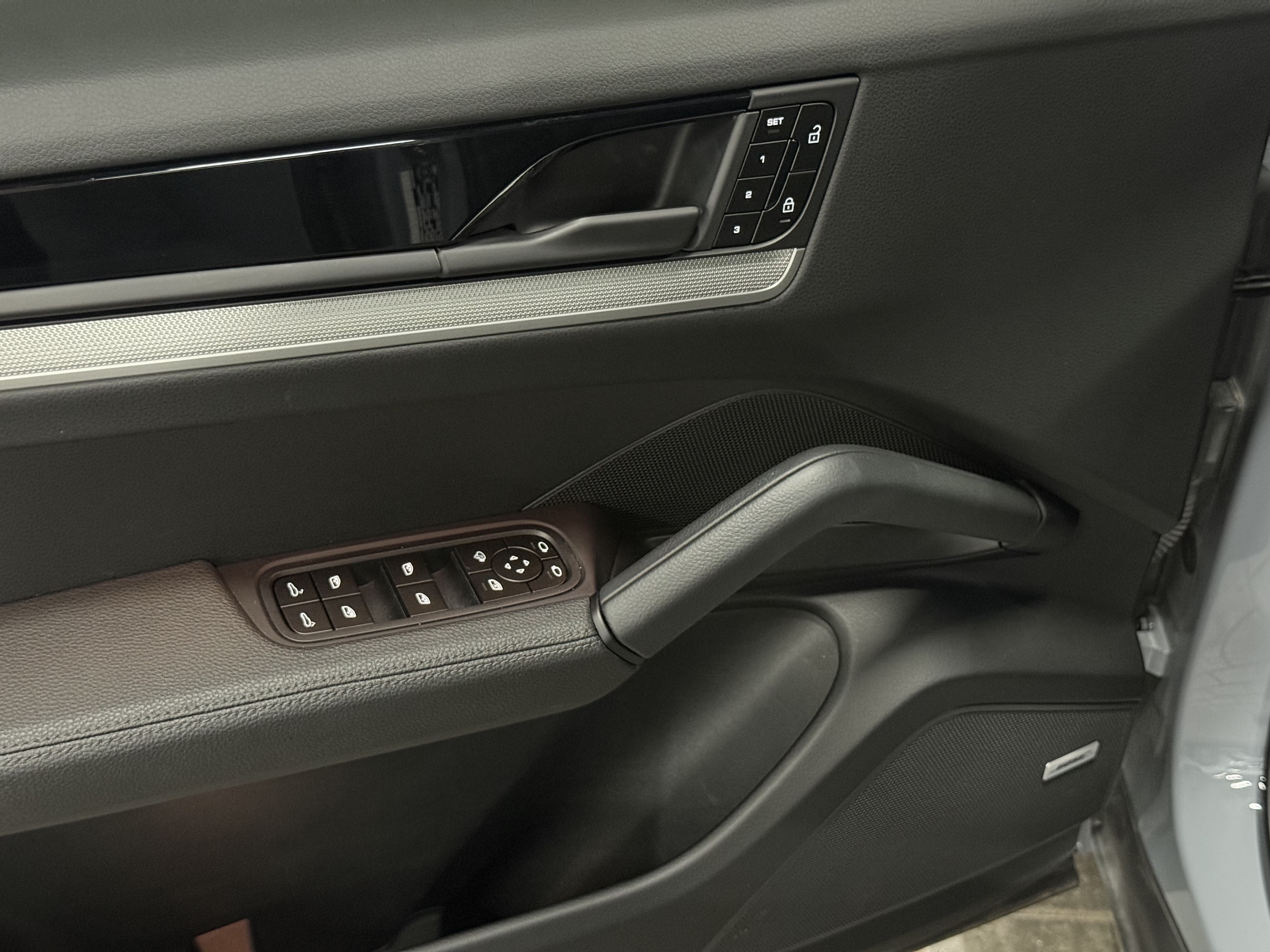 2024 Porsche Cayenne Coupe AWD, Toronto, Cash