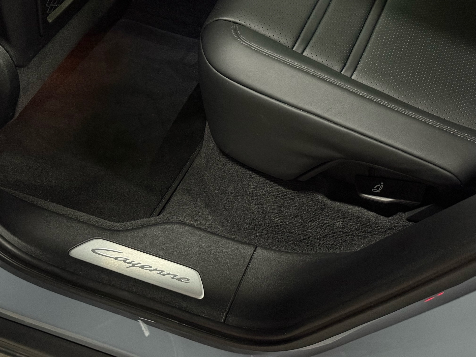 2024 Porsche Cayenne Coupe AWD, Toronto, Cash