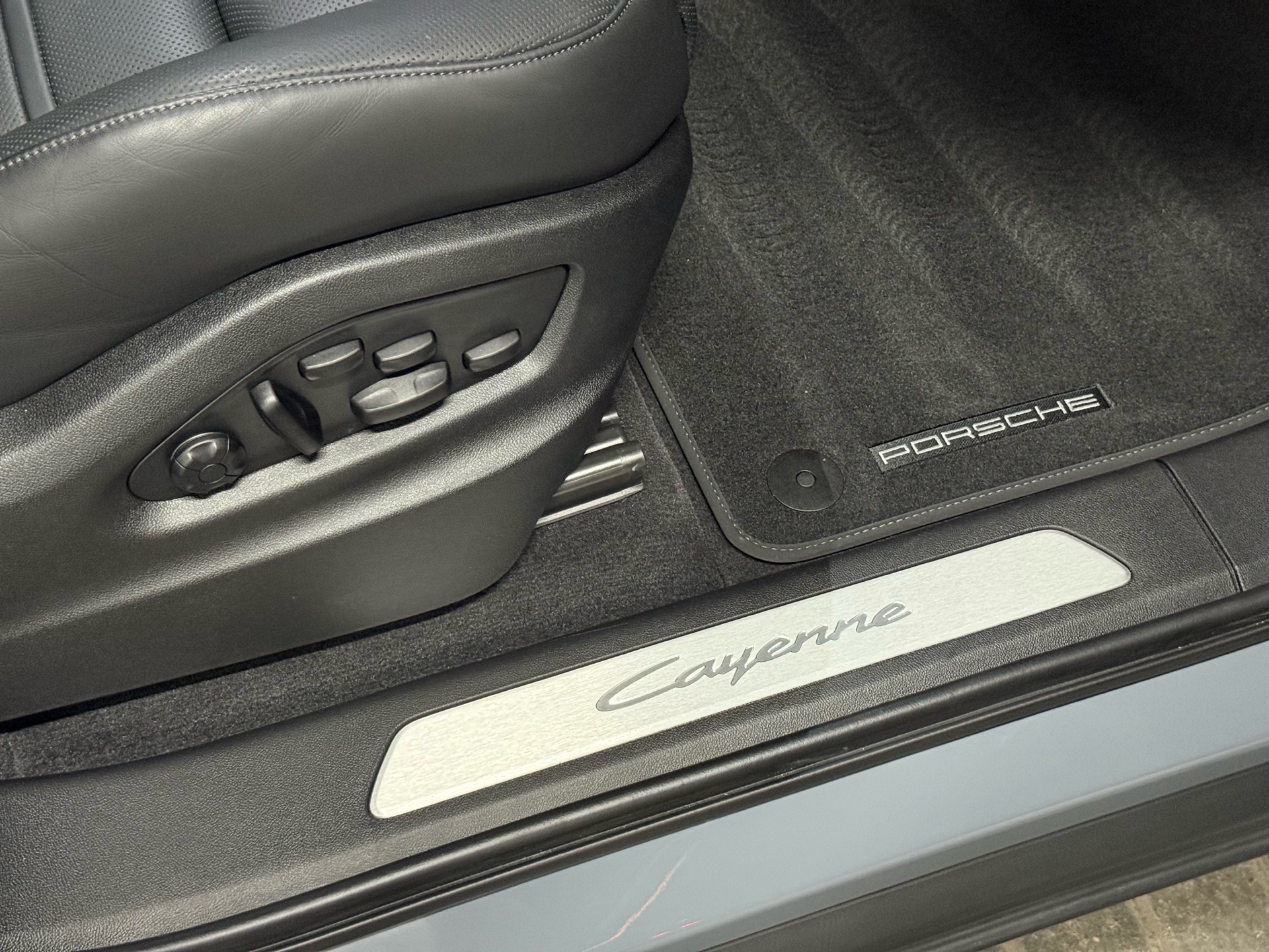 2024 Porsche Cayenne Coupe AWD, Toronto, Cash