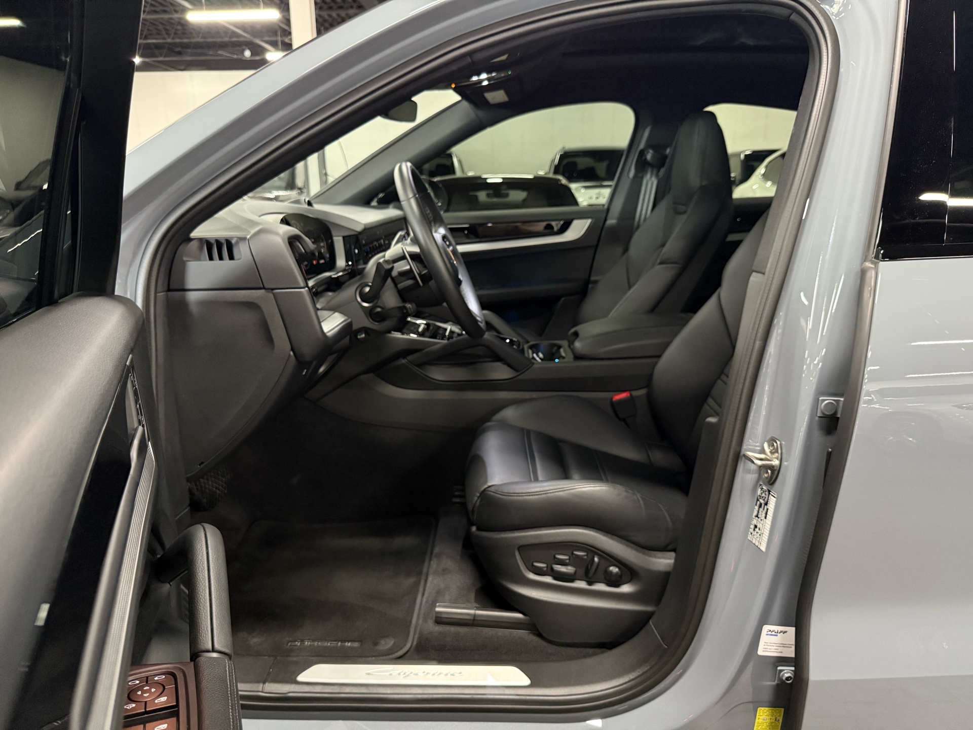 2024 Porsche Cayenne Coupe AWD, Toronto, Cash