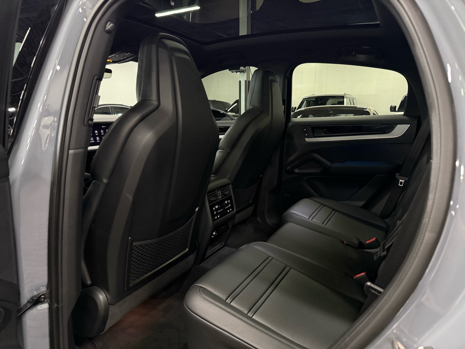2024 Porsche Cayenne Coupe AWD, Toronto, Cash