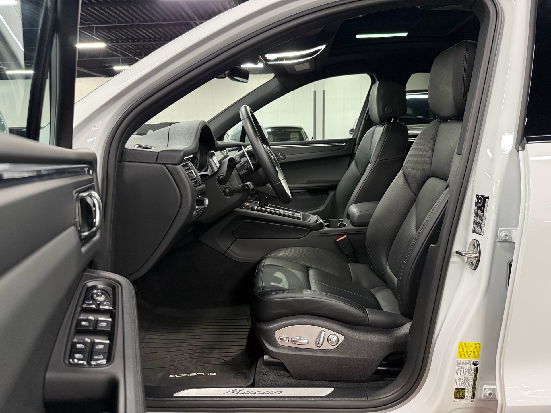 2024 Porsche Macan AWD, Toronto, Cash