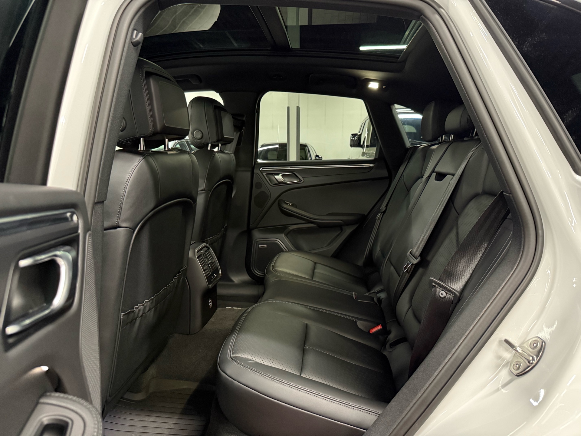 2024 Porsche Macan AWD, Toronto, Cash