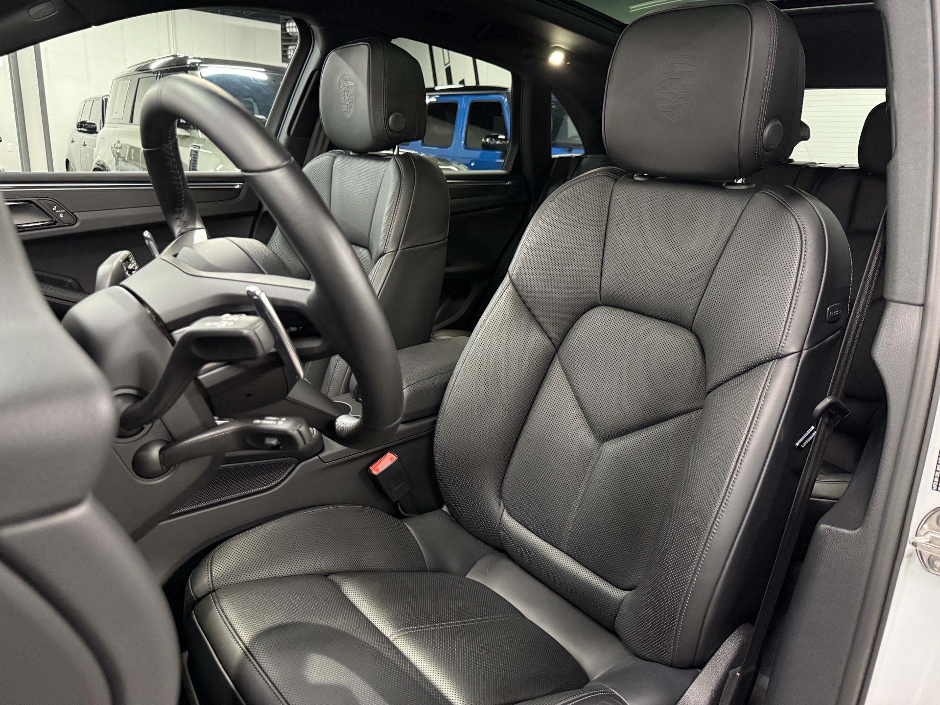 2024 Porsche Macan AWD, Toronto, Cash
