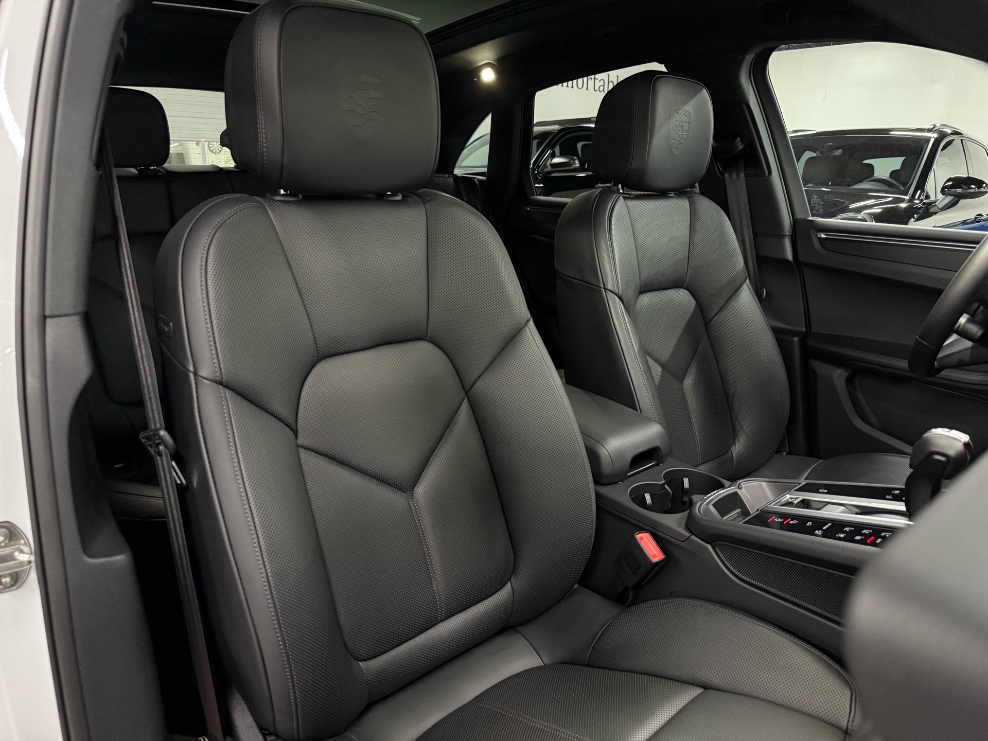 2024 Porsche Macan AWD, Toronto, Cash