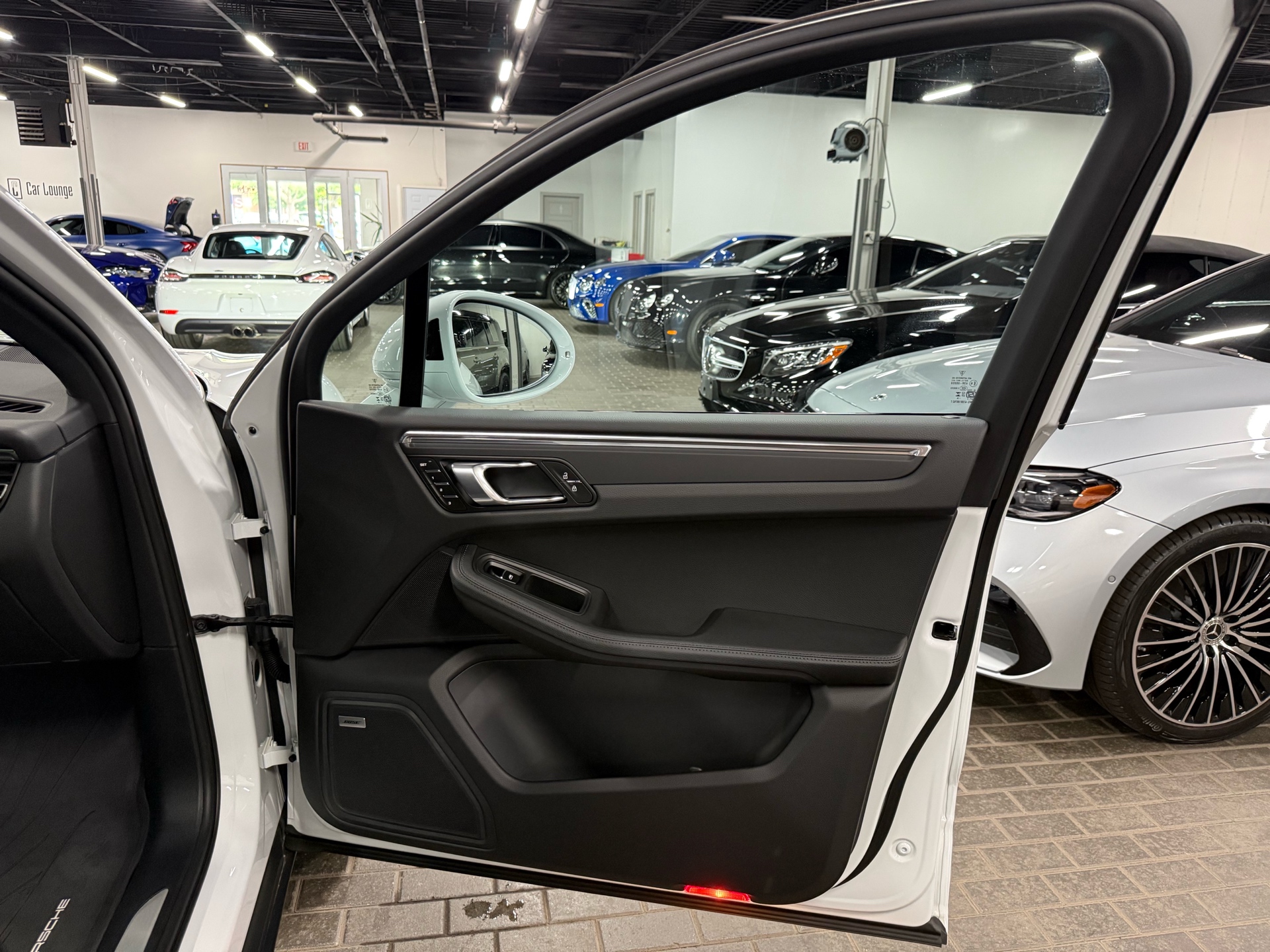 2024 Porsche Macan AWD, Toronto, Cash