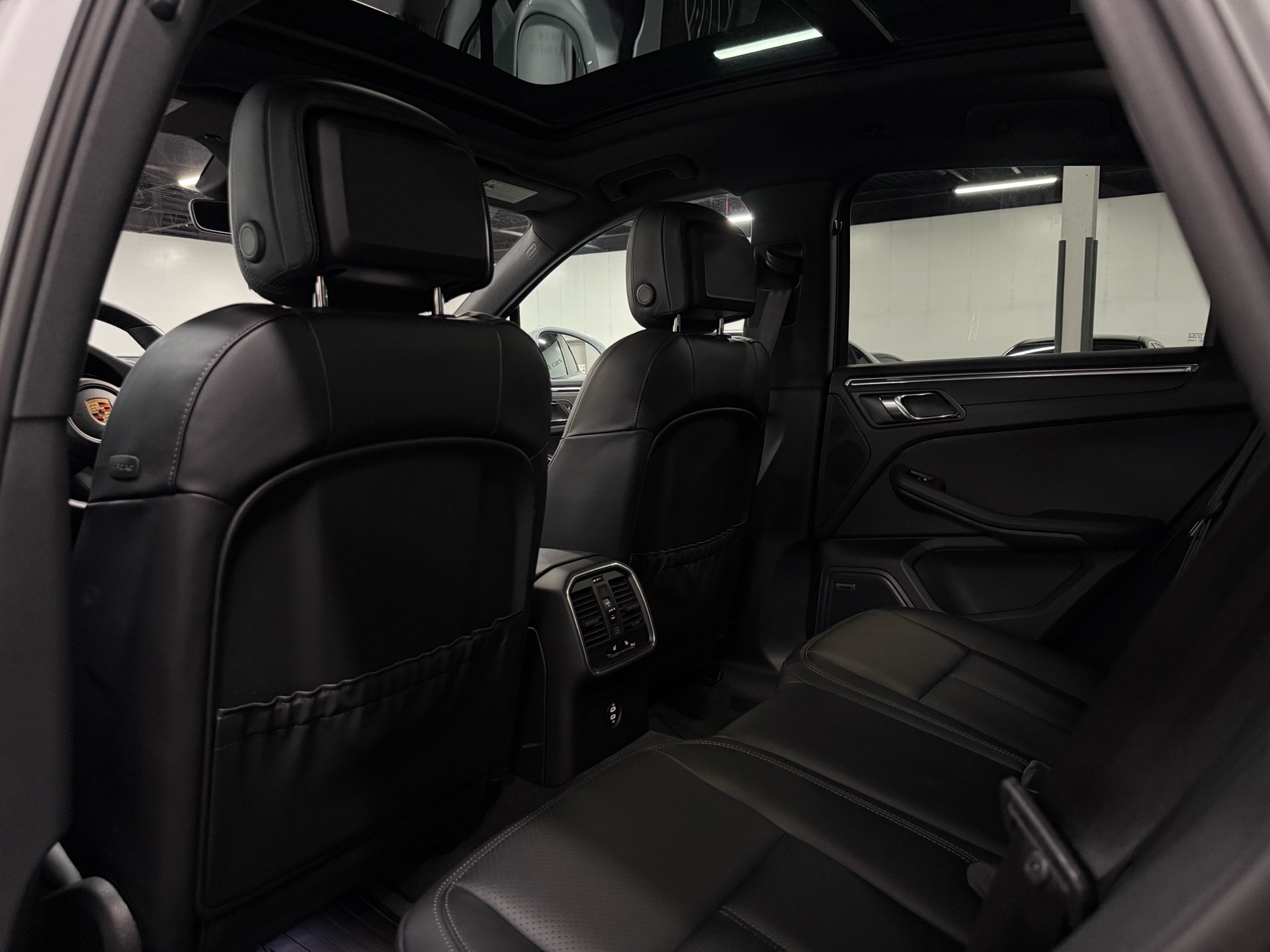2024 Porsche Macan AWD, Toronto, Cash
