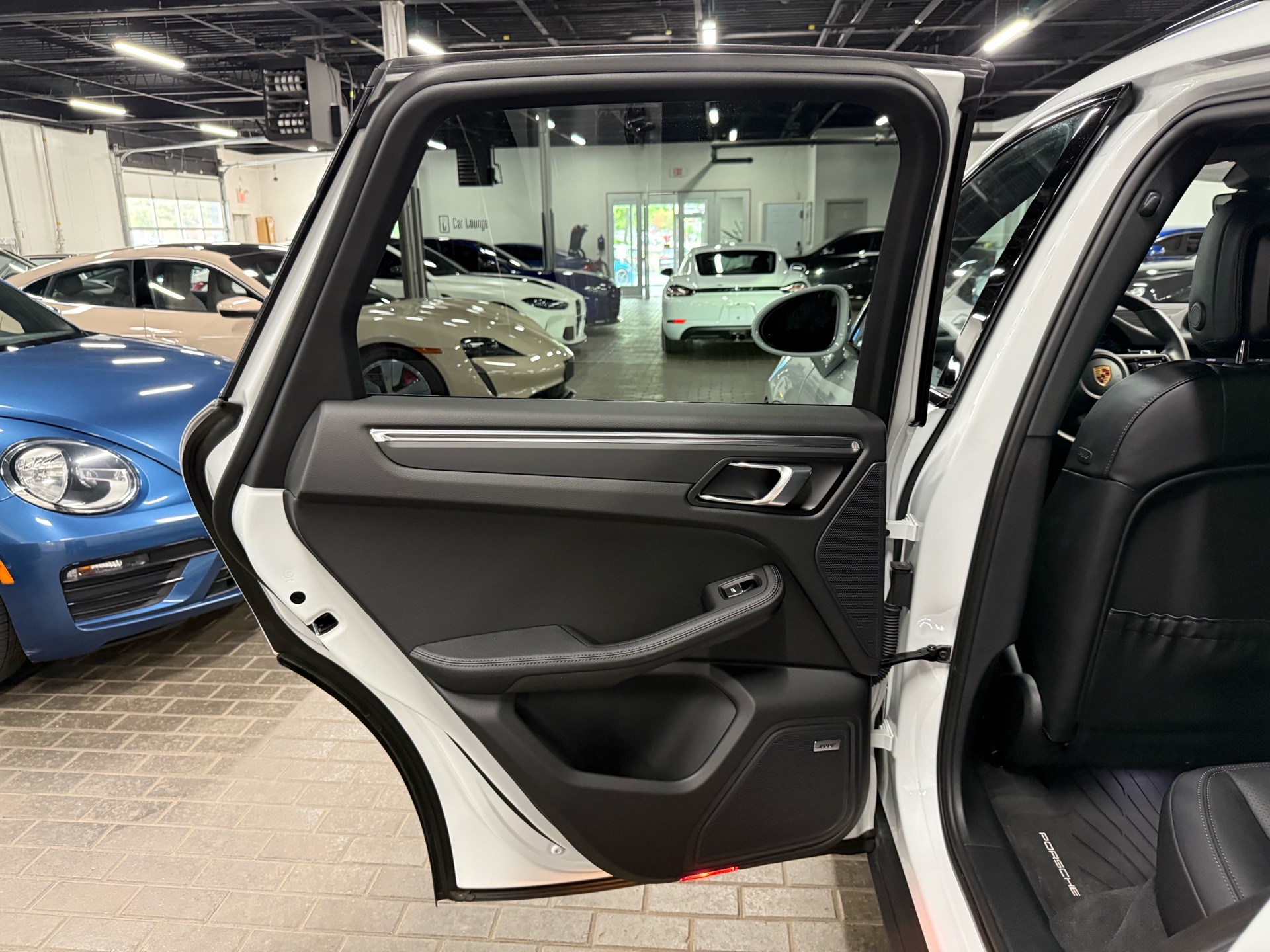2024 Porsche Macan AWD, Toronto, Cash