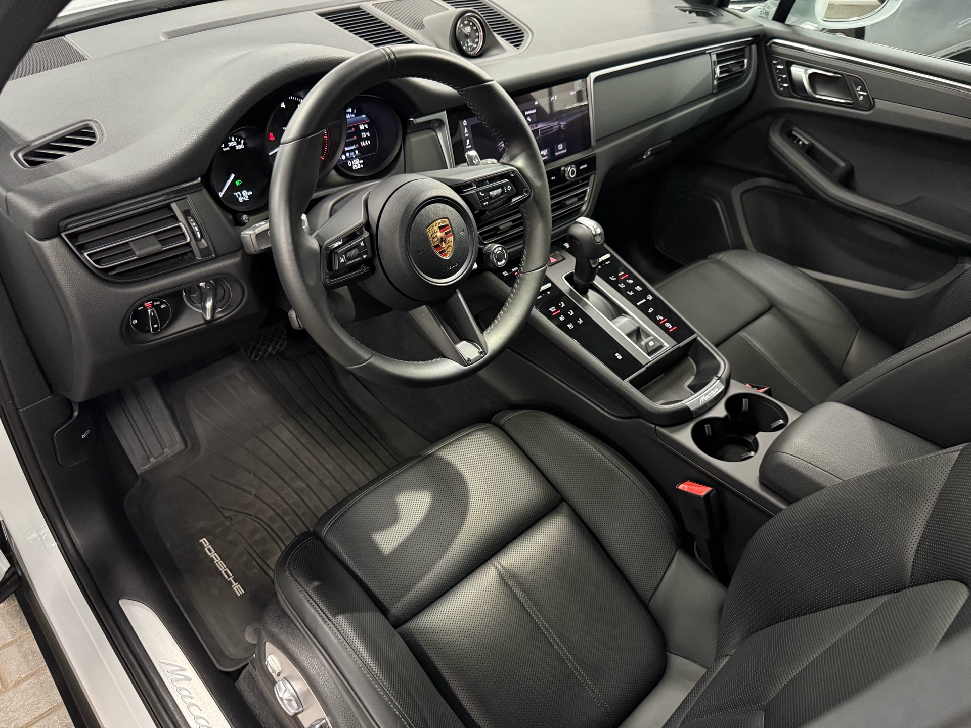2024 Porsche Macan AWD, Toronto, Cash