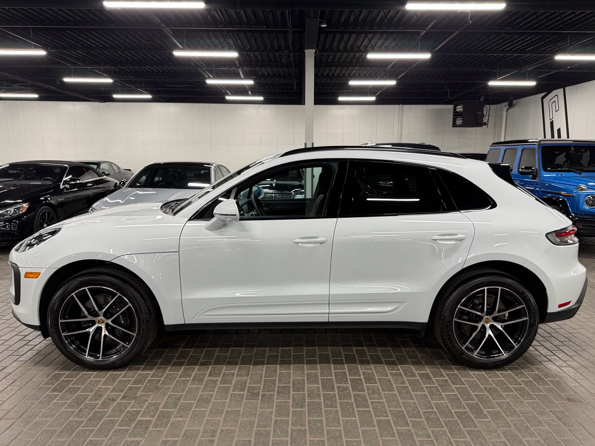2024 Porsche Macan AWD, Toronto, Cash