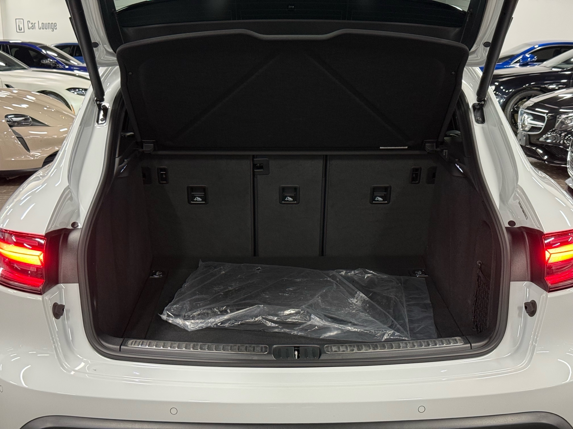 2024 Porsche Macan AWD, Toronto, Cash