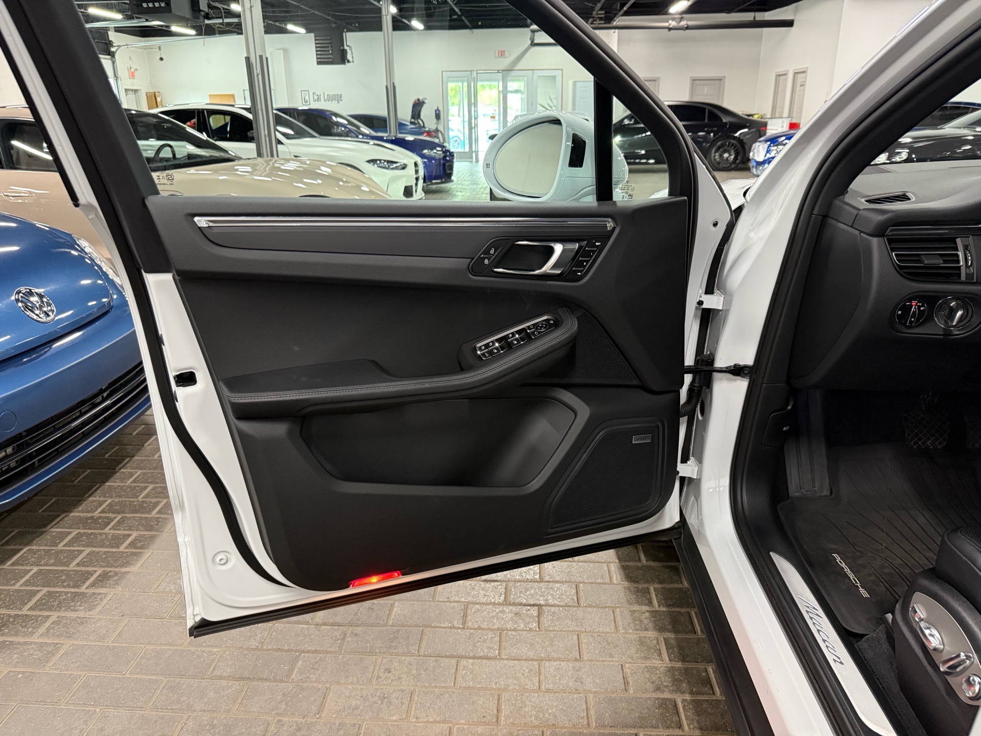 2024 Porsche Macan AWD, Toronto, Cash