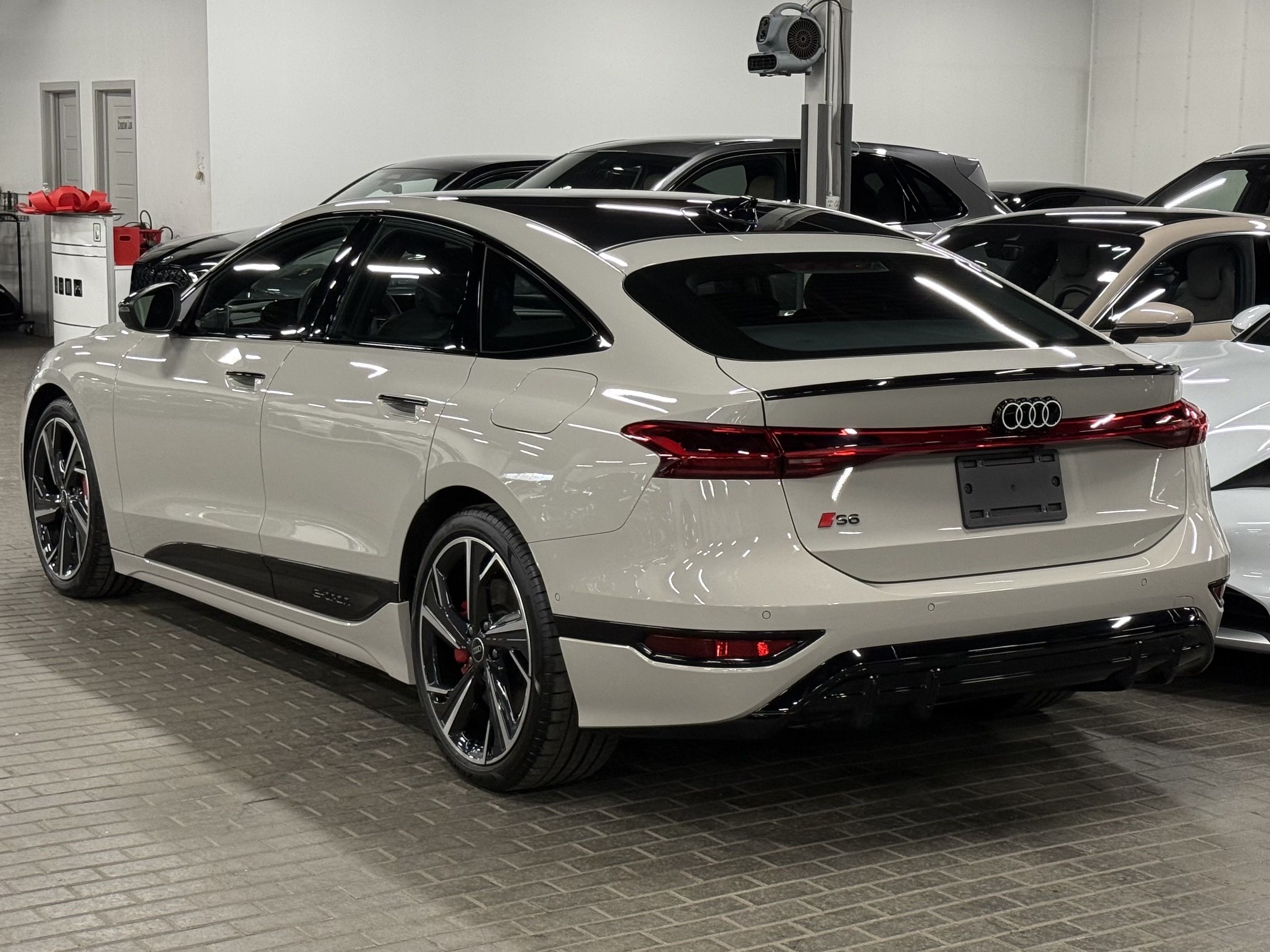 2025 AUDI S6 E-TRON QUATTRO TECHNIK, 多伦多, 全款车