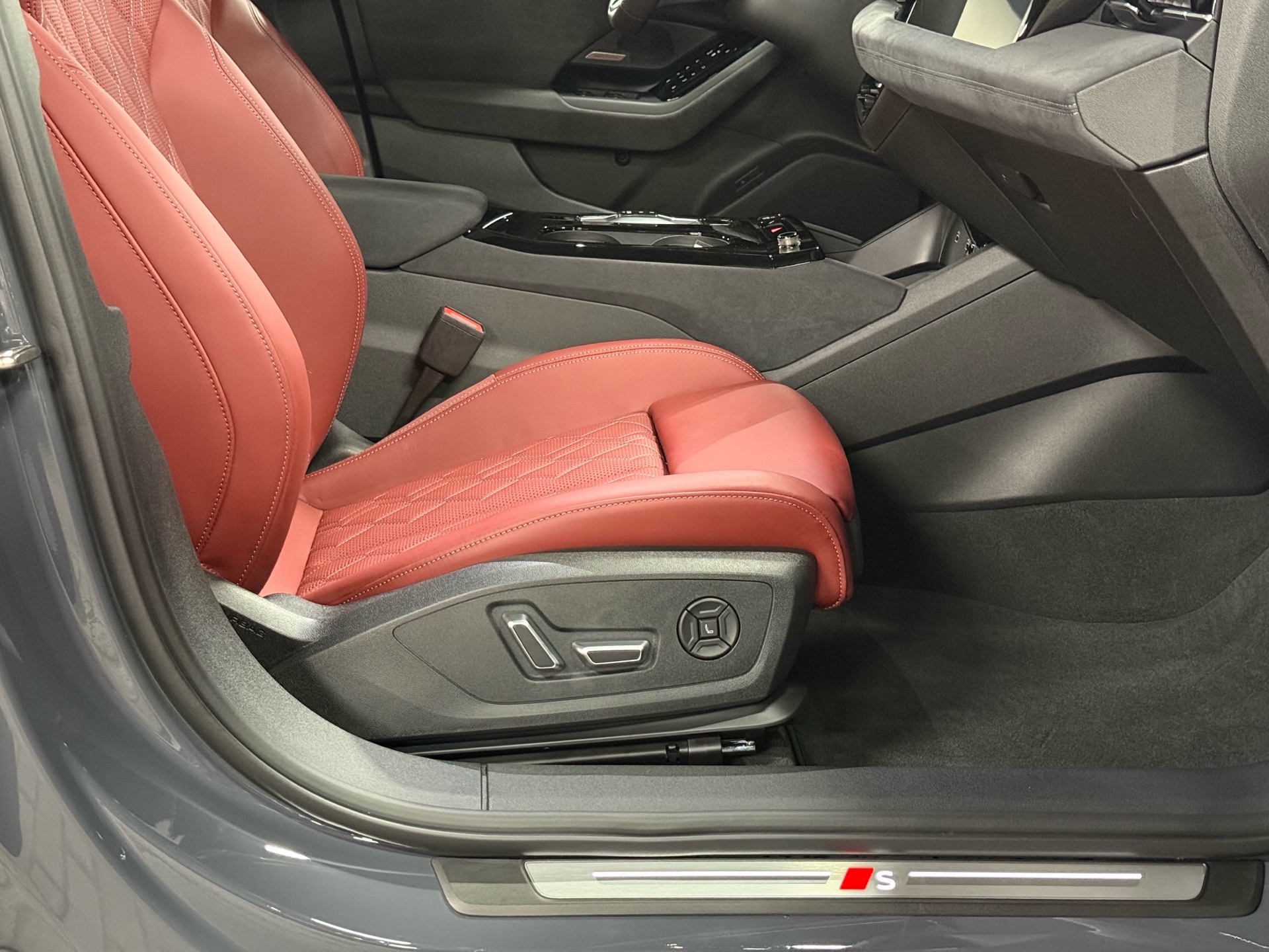 2025 AUDI S6 E-TRON QUATTRO TECHNIK, 多伦多, 全款车