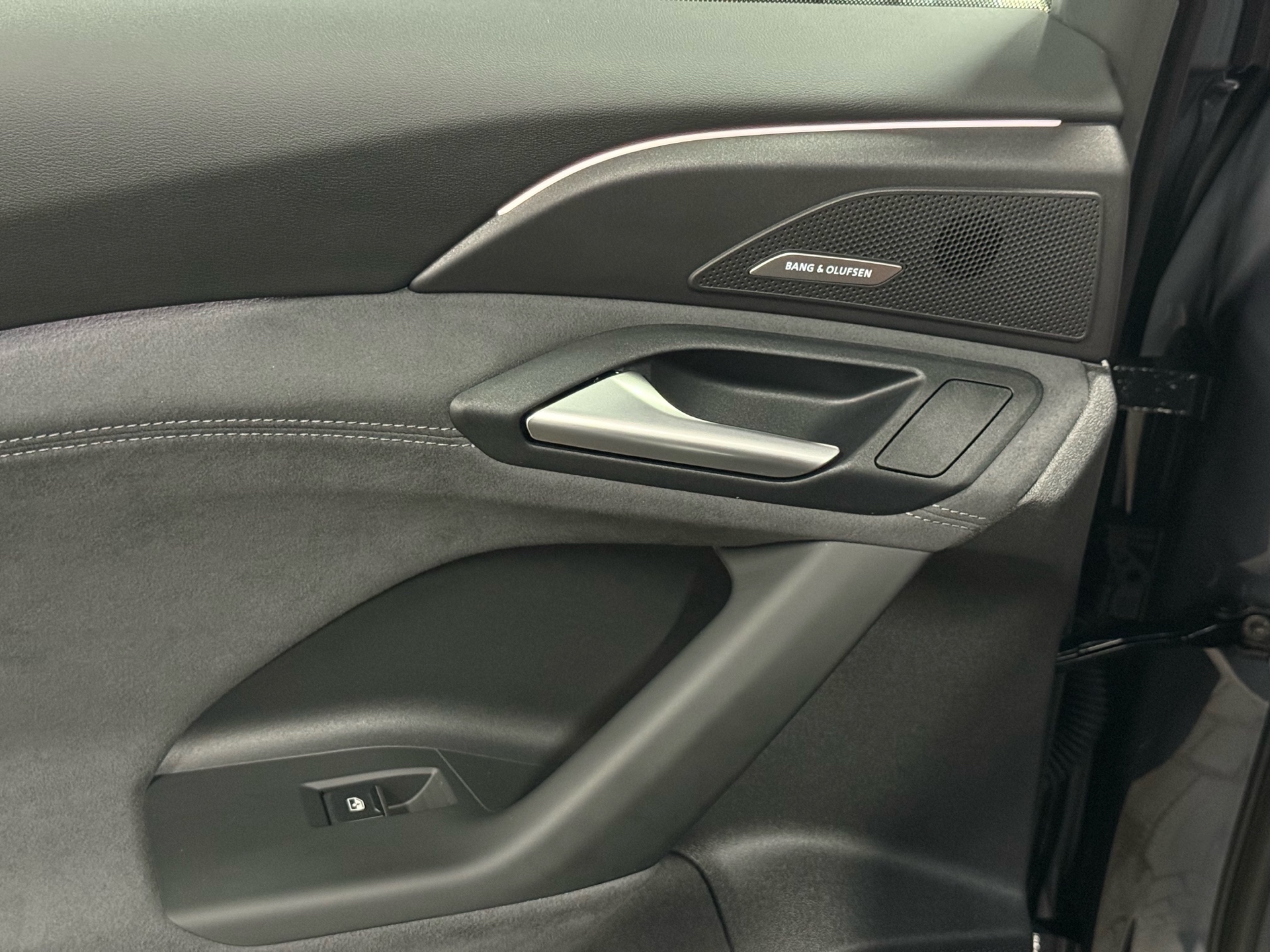 2025 AUDI S6 E-TRON QUATTRO TECHNIK, 多伦多, 全款车