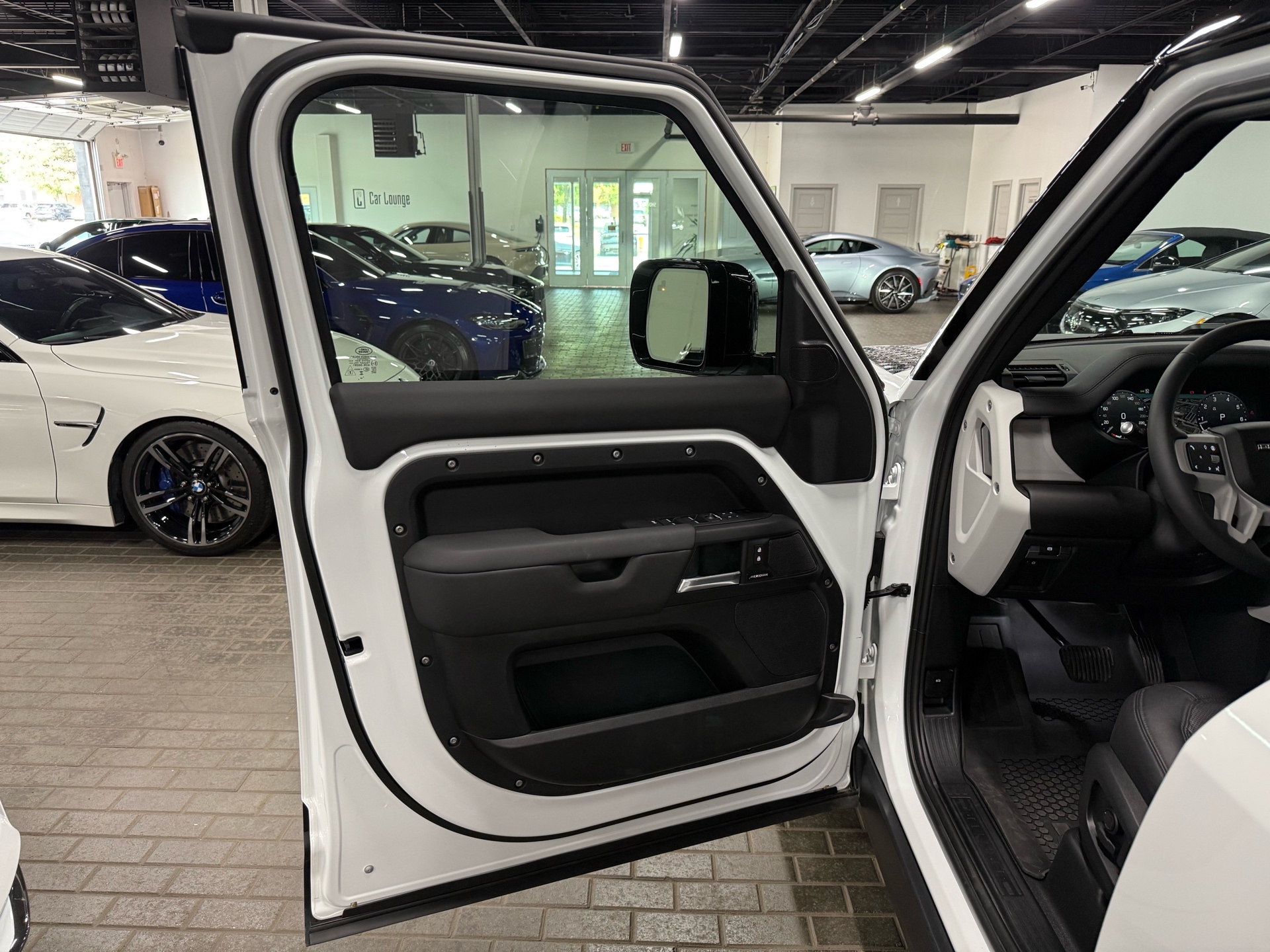 2025 Land Rover Defender 110 P300 S, Toronto, Cash