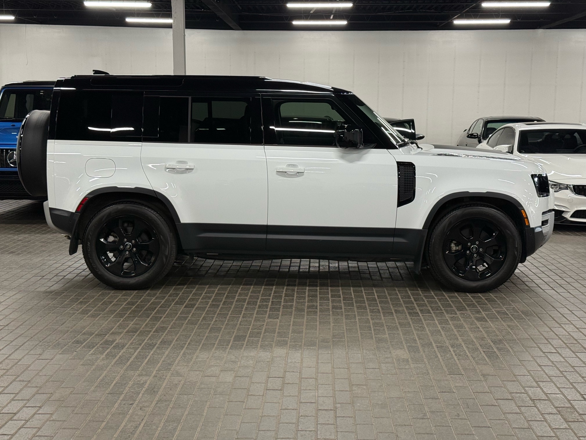 2025 Land Rover Defender 110 P300 S, Toronto, Cash