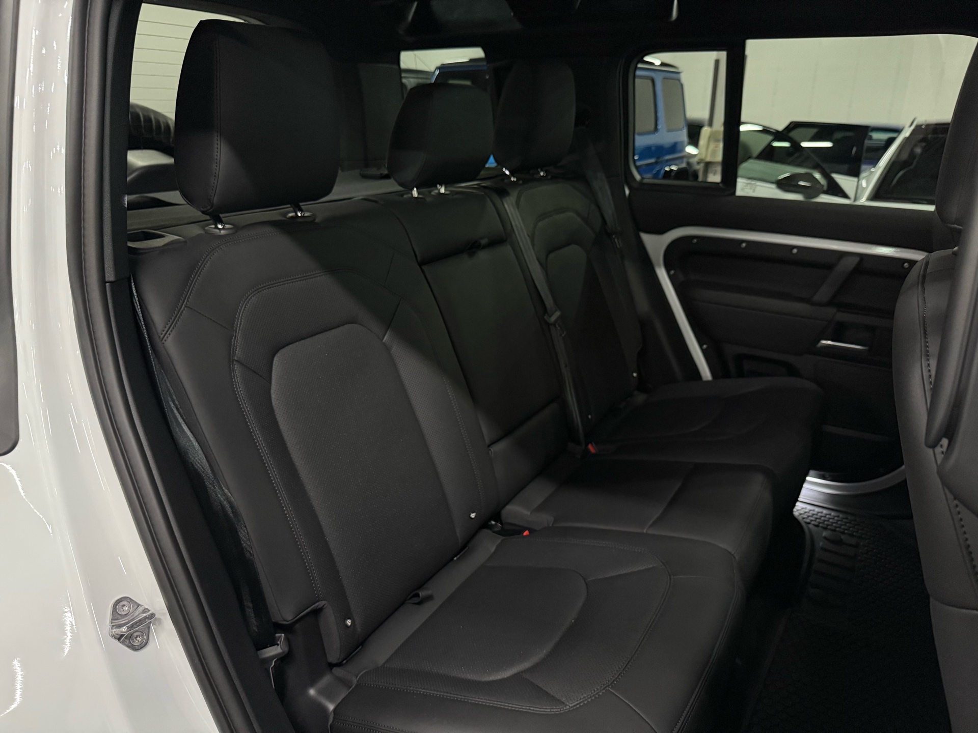 2025 Land Rover Defender 110 P300 S, Toronto, Cash
