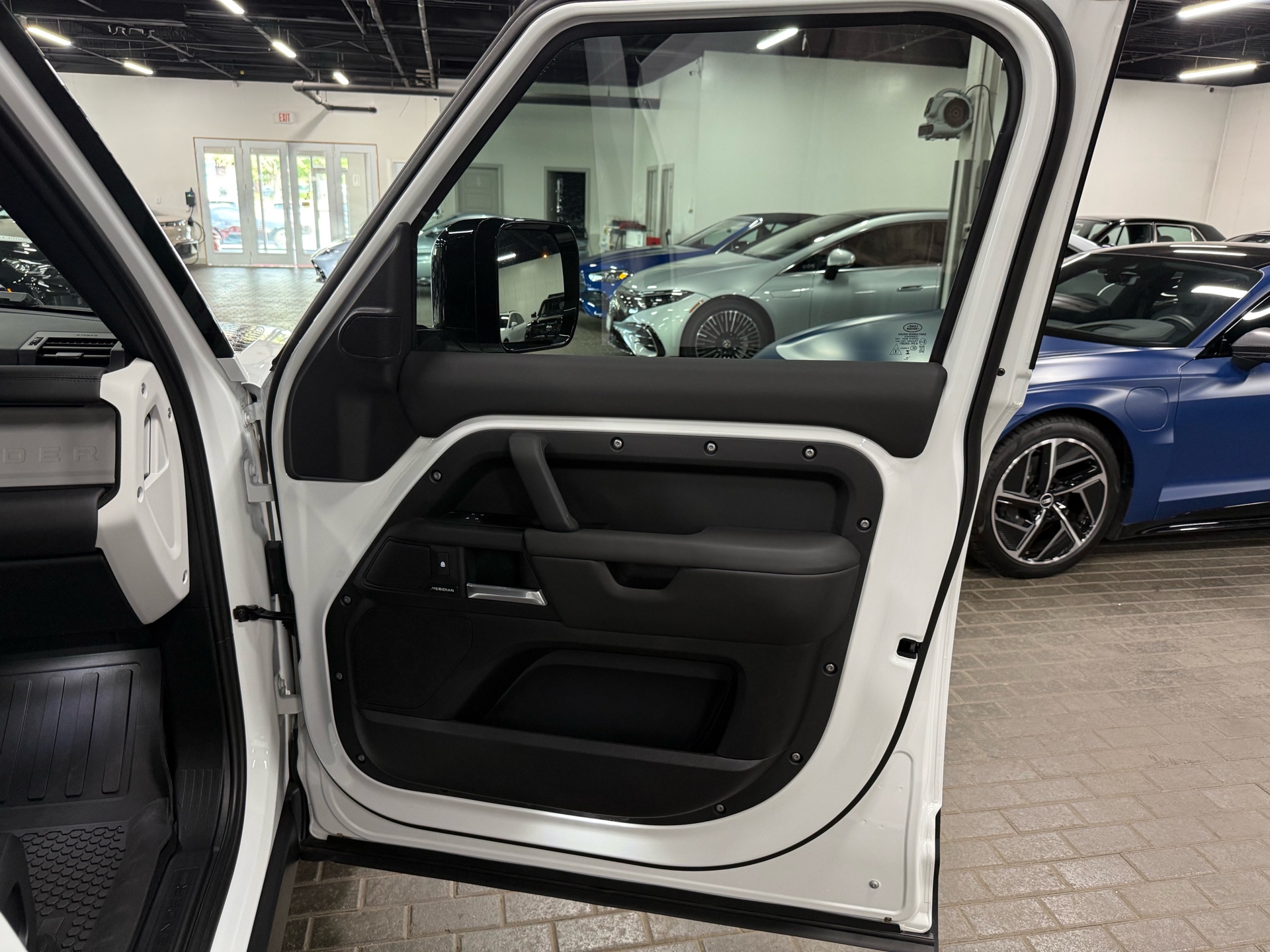 2025 Land Rover Defender 110 P300 S, Toronto, Cash