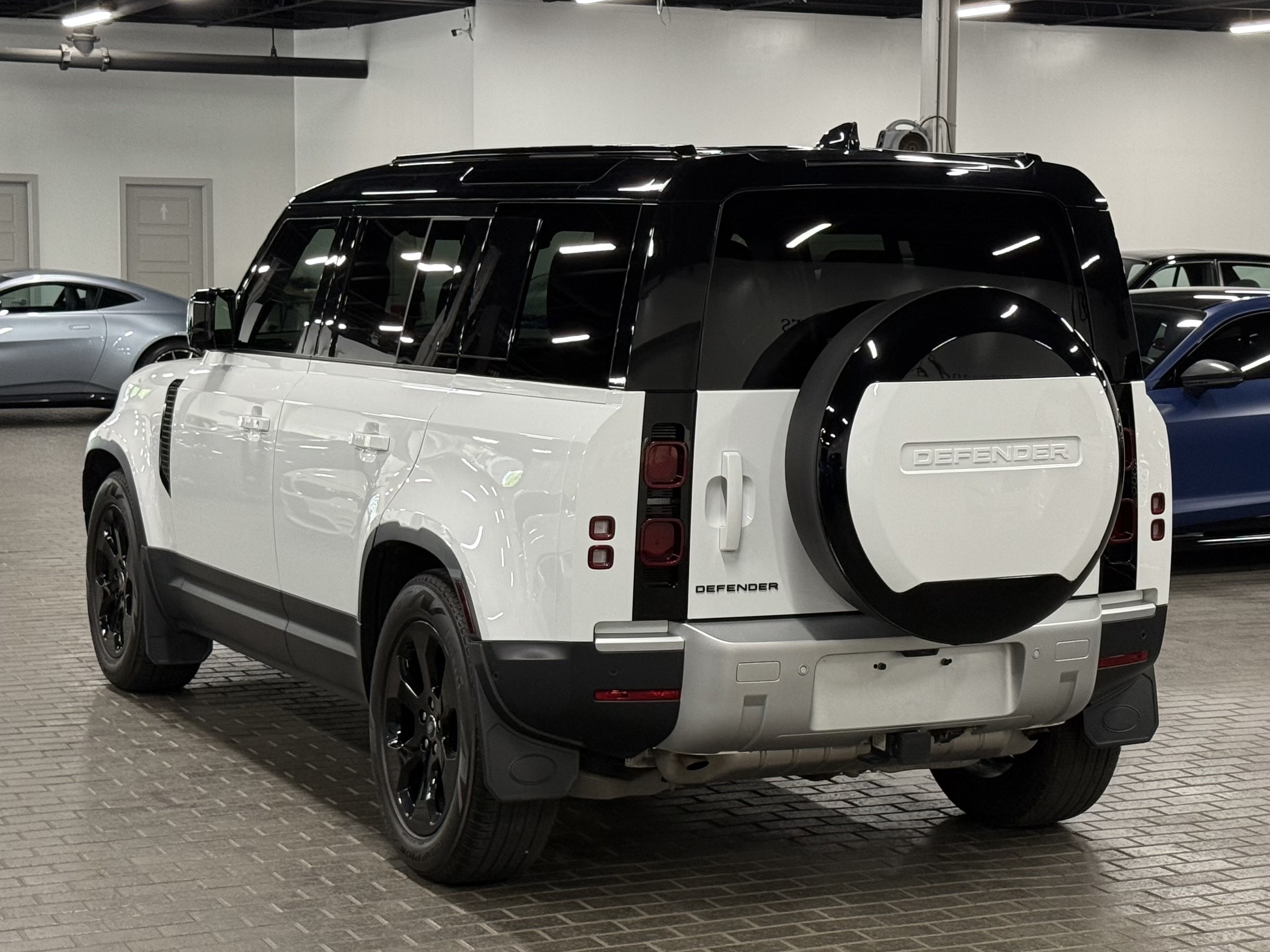 2025 Land Rover Defender 110 P300 S, Toronto, Cash