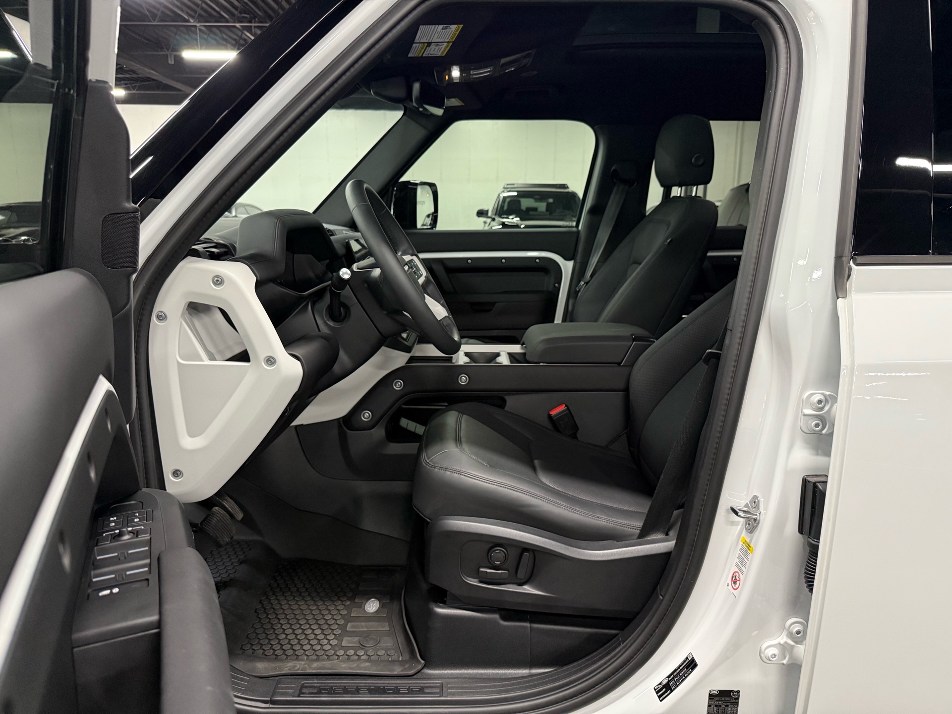 2025 Land Rover Defender 110 P300 S, Toronto, Cash