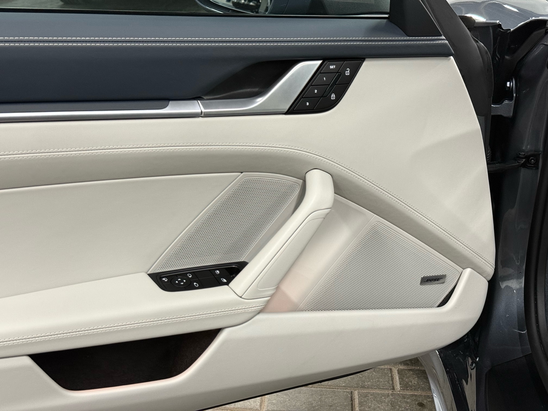 2025 Porsche 911 Targa 4 GTS T-HYBRID, 多伦多, 全款车