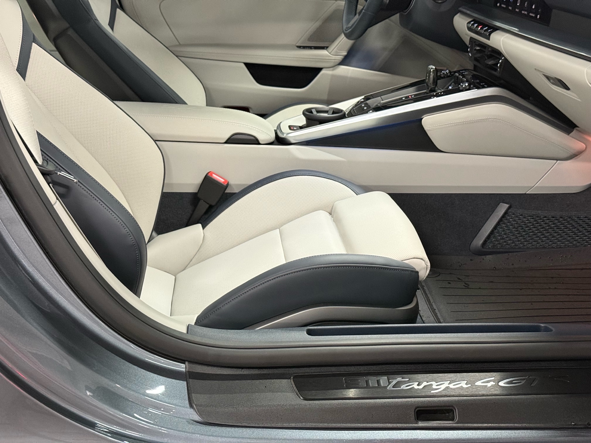 2025 Porsche 911 Targa 4 GTS T-HYBRID, 多伦多, 全款车