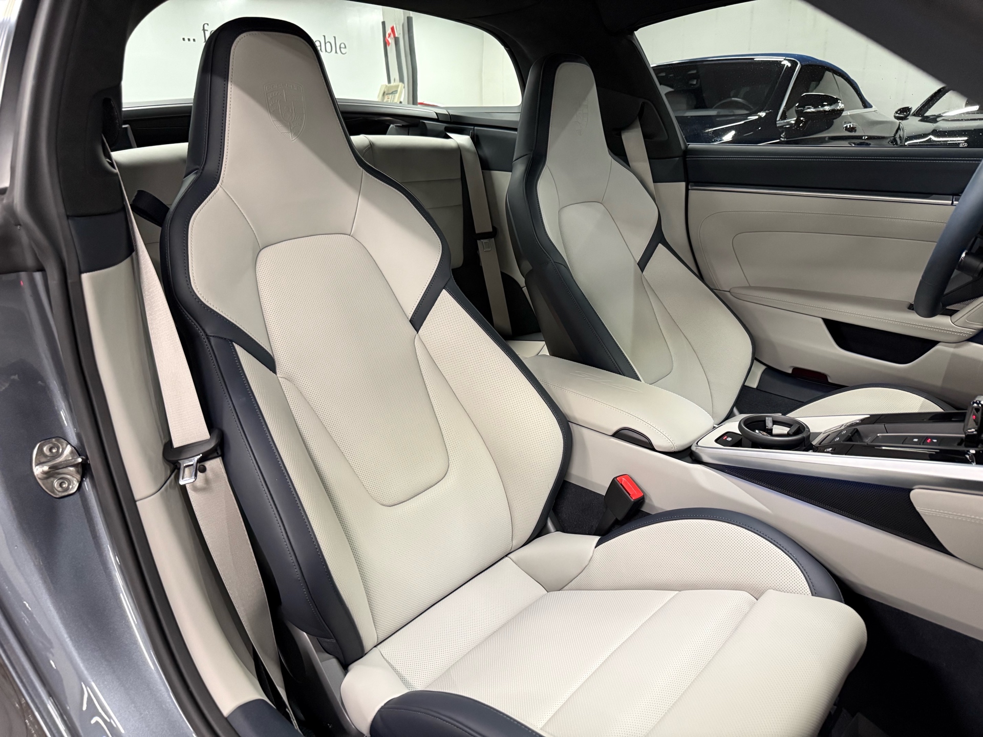 2025 Porsche 911 Targa 4 GTS T-HYBRID, 多伦多, 全款车