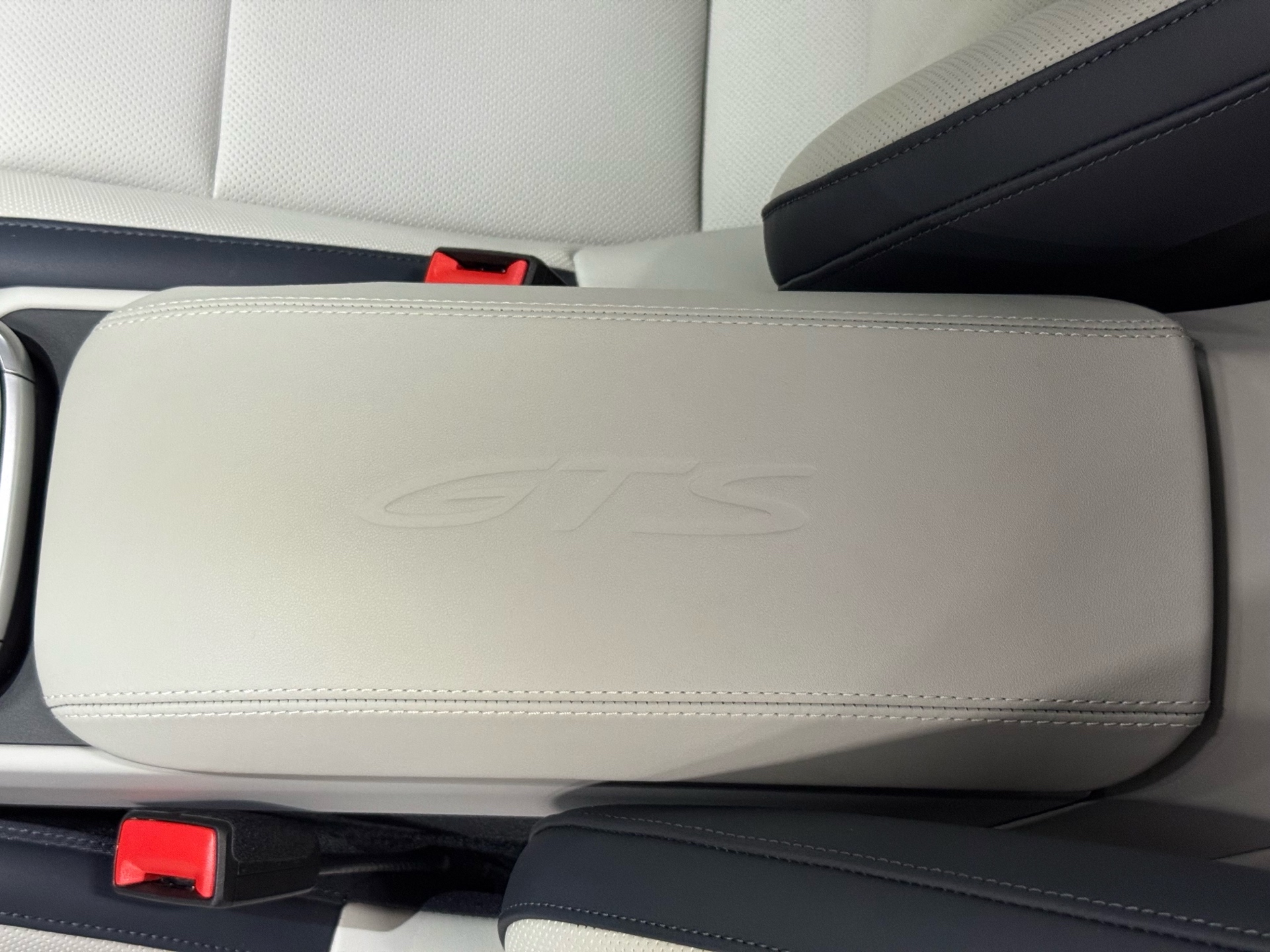 2025 Porsche 911 Targa 4 GTS T-HYBRID, 多伦多, 全款车