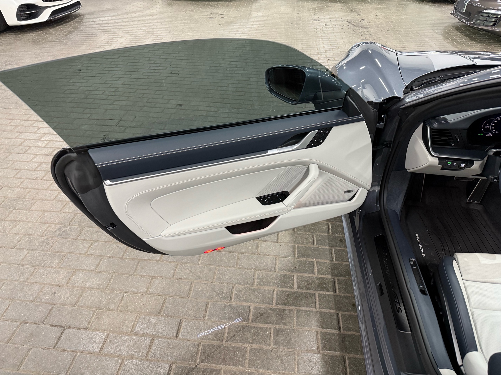 2025 Porsche 911 Targa 4 GTS T-HYBRID, 多伦多, 全款车