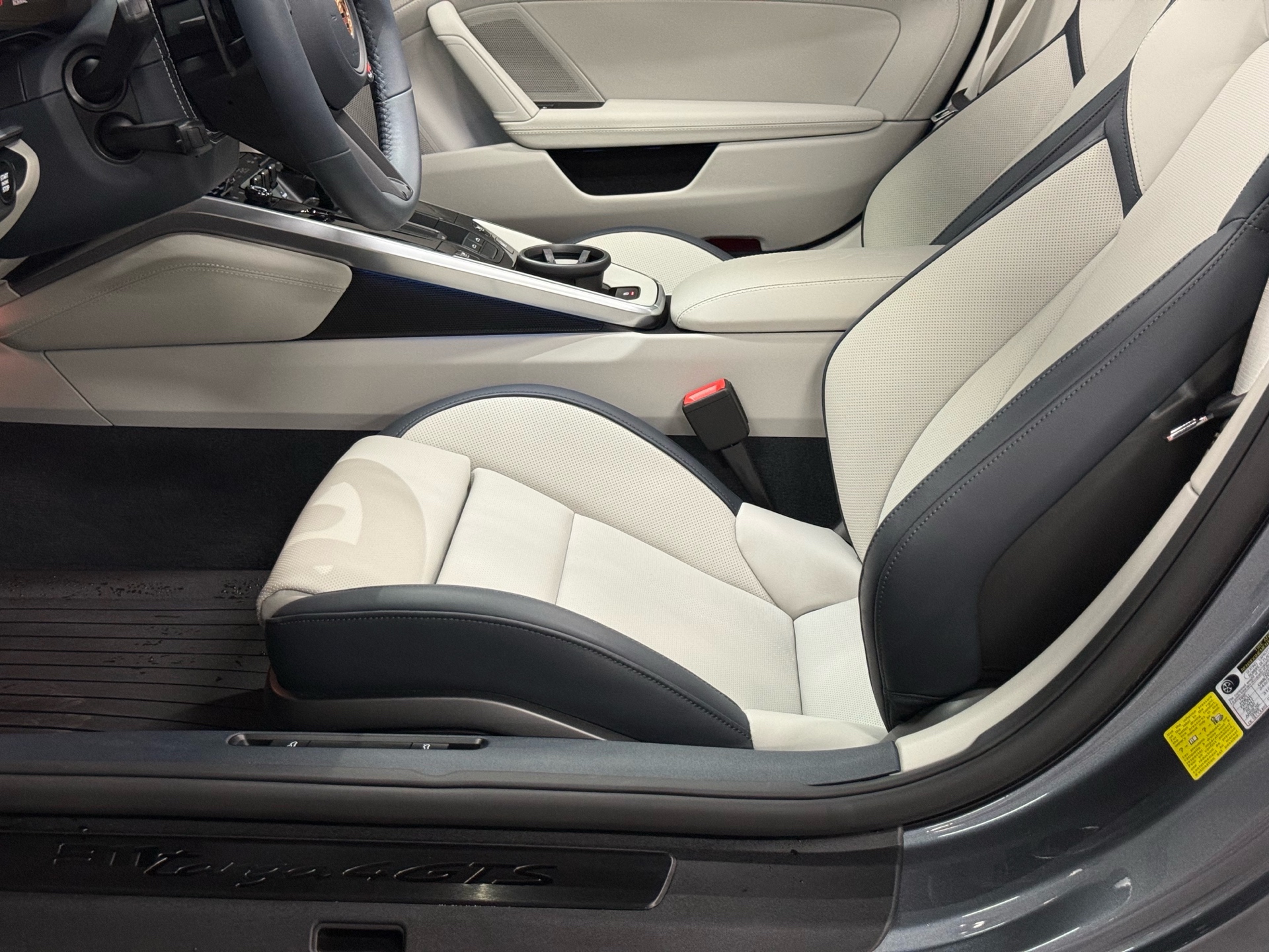 2025 Porsche 911 Targa 4 GTS T-HYBRID, 多伦多, 全款车