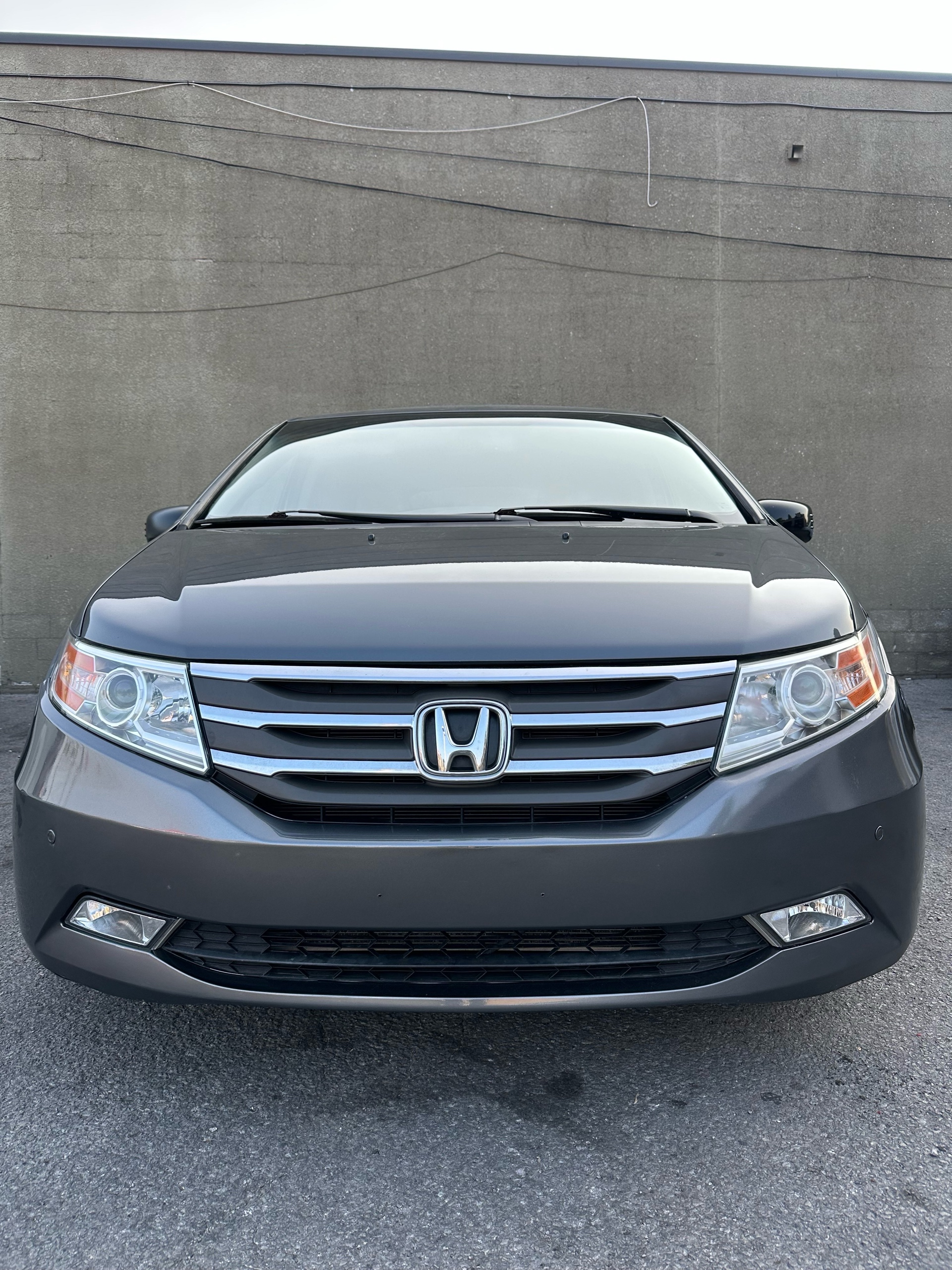 Gray 2013 Honda Odyssey Touring FWD Minivan Front-Wheel Drive Automatic